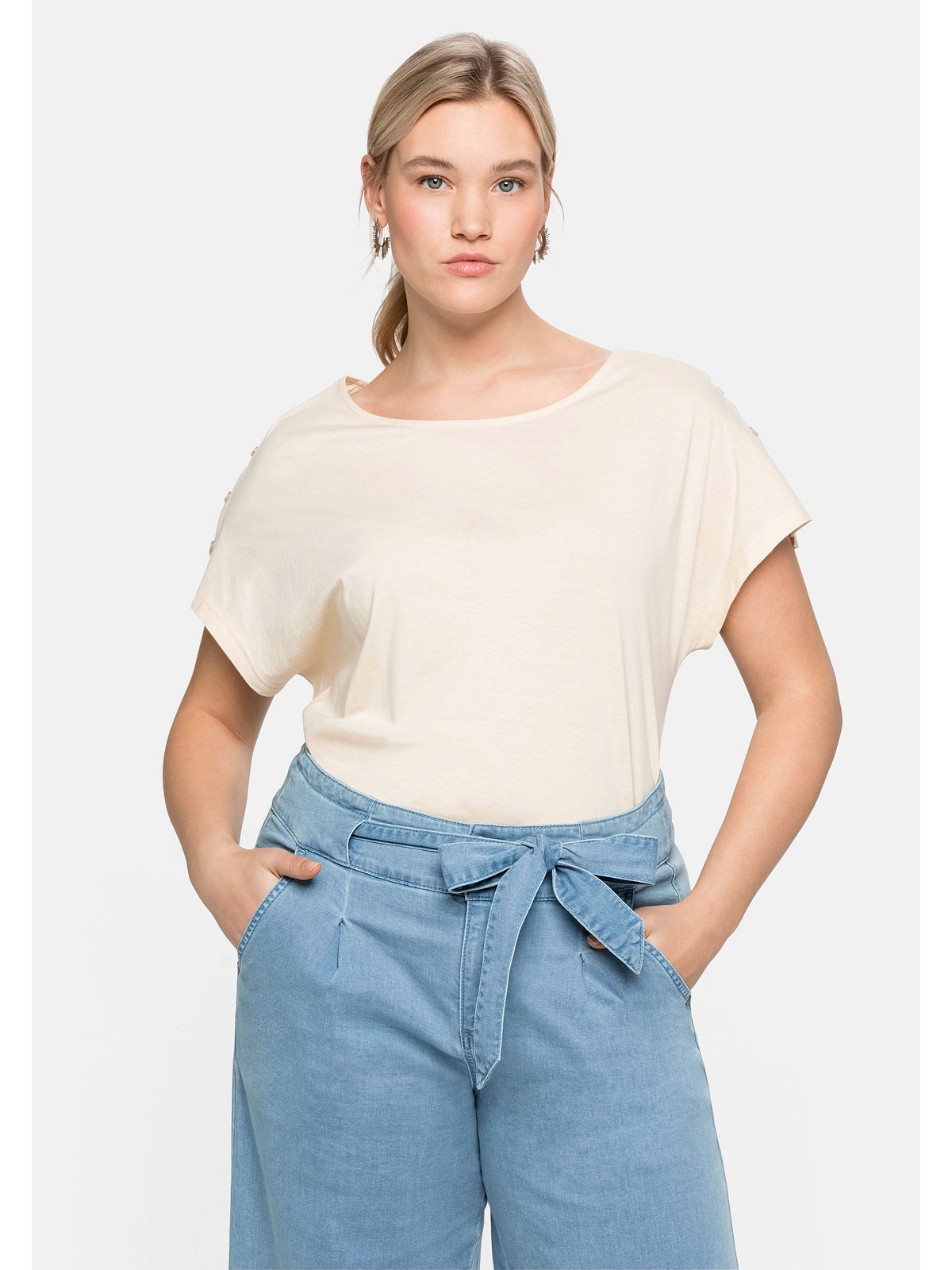 Sheego T-Shirt »Große Größen«, mit offener Schulterpartie, in leichter A- Linie shoppen | I\'m walking