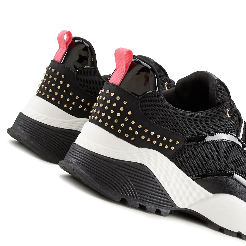LASCANA Sneaker, mit bequemer Chunky Sohle und trendigen Lack Details VEGAN