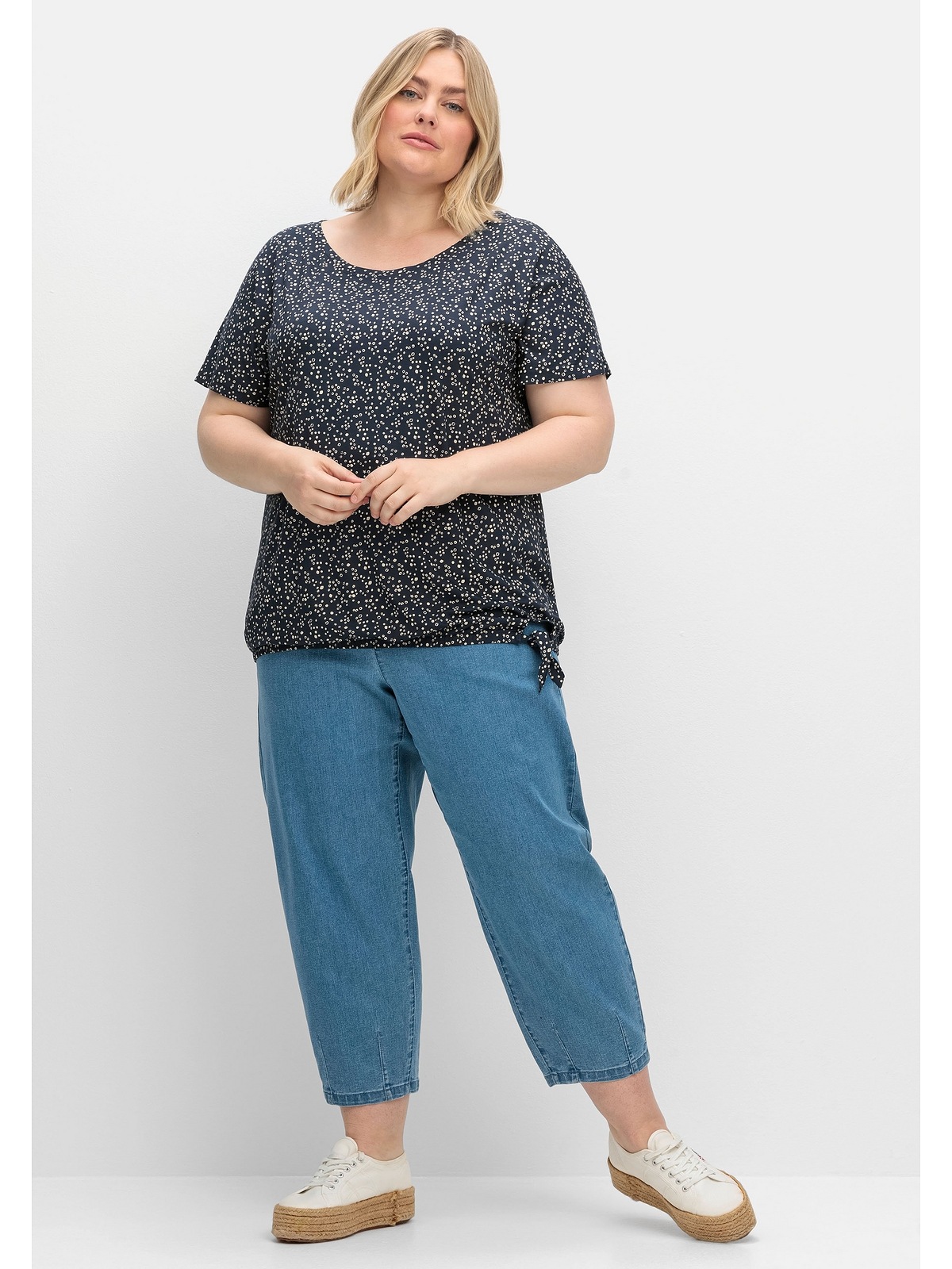 Sheego T-Shirt »Große Größen«, mit I\'m walking Knotendetail | und Gummizugbund kaufen
