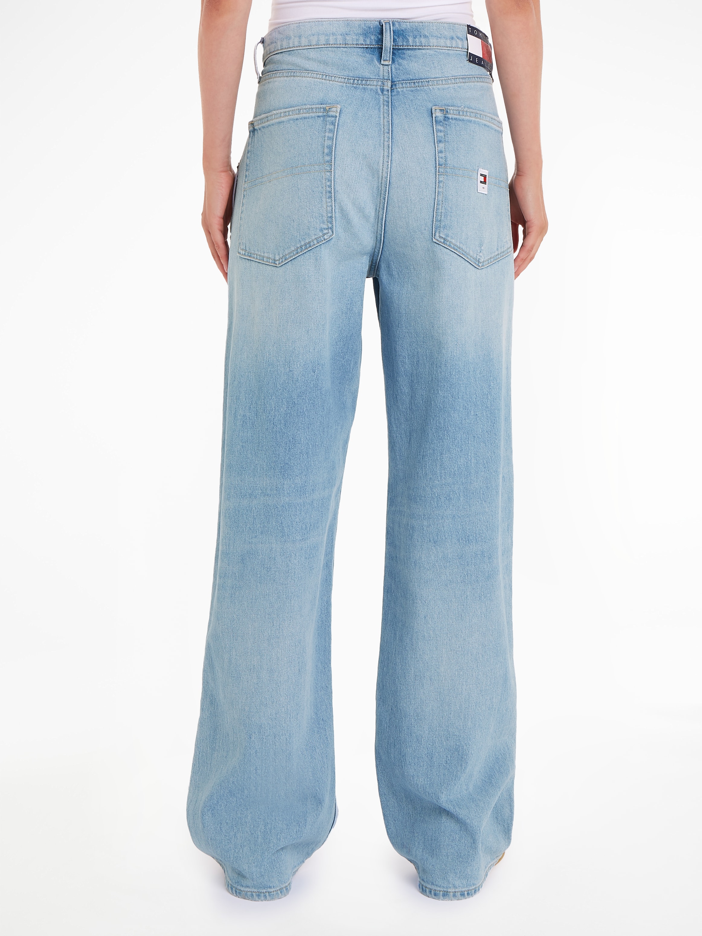Tommy Jeans Weite Jeans »DAISY JEAN LW BGY BH6110«, mit leichten Destroyed  Effekten bestellen | I\'m walking