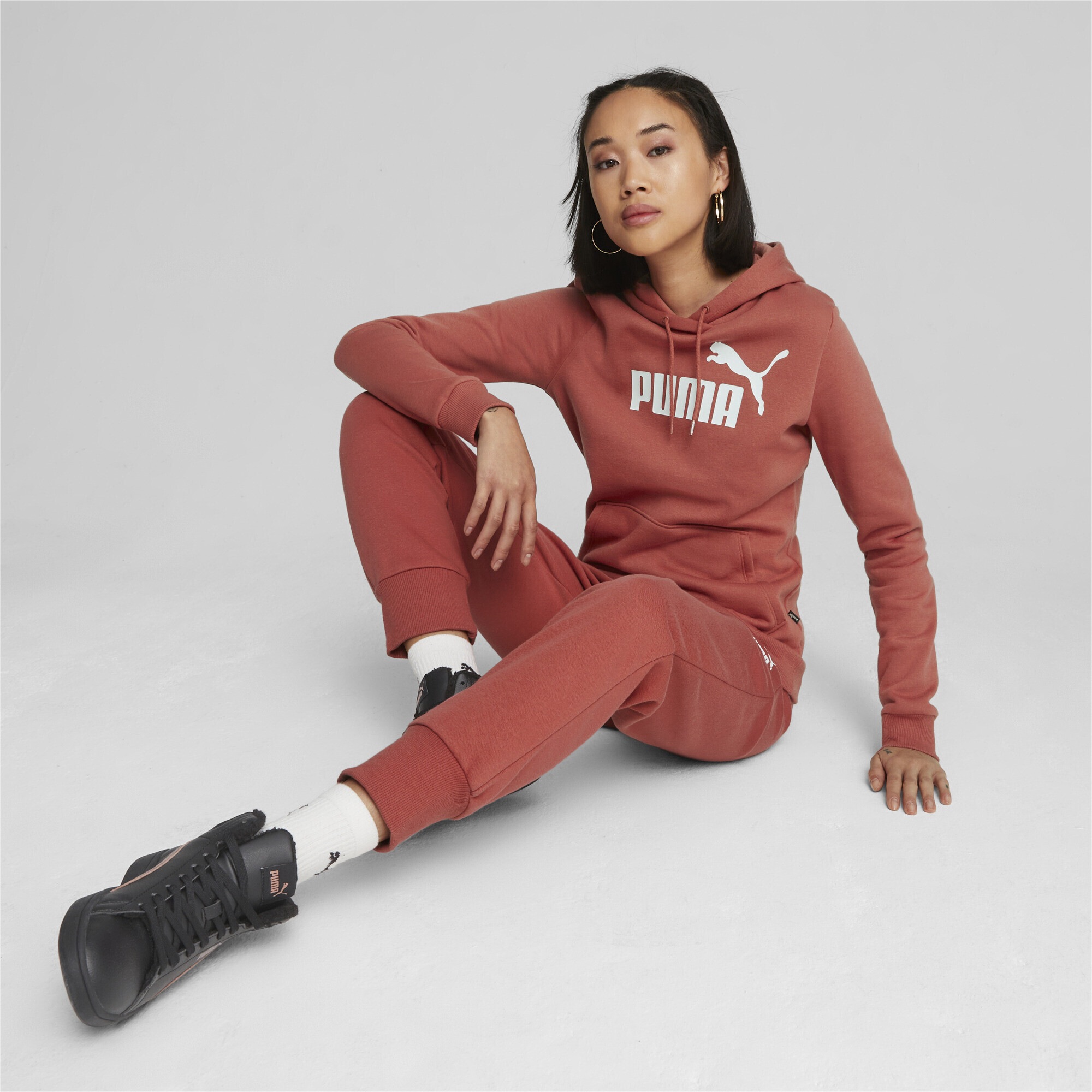 PUMA Sweatshirt »Essentials Logo hoodie Damen« FL bestellen