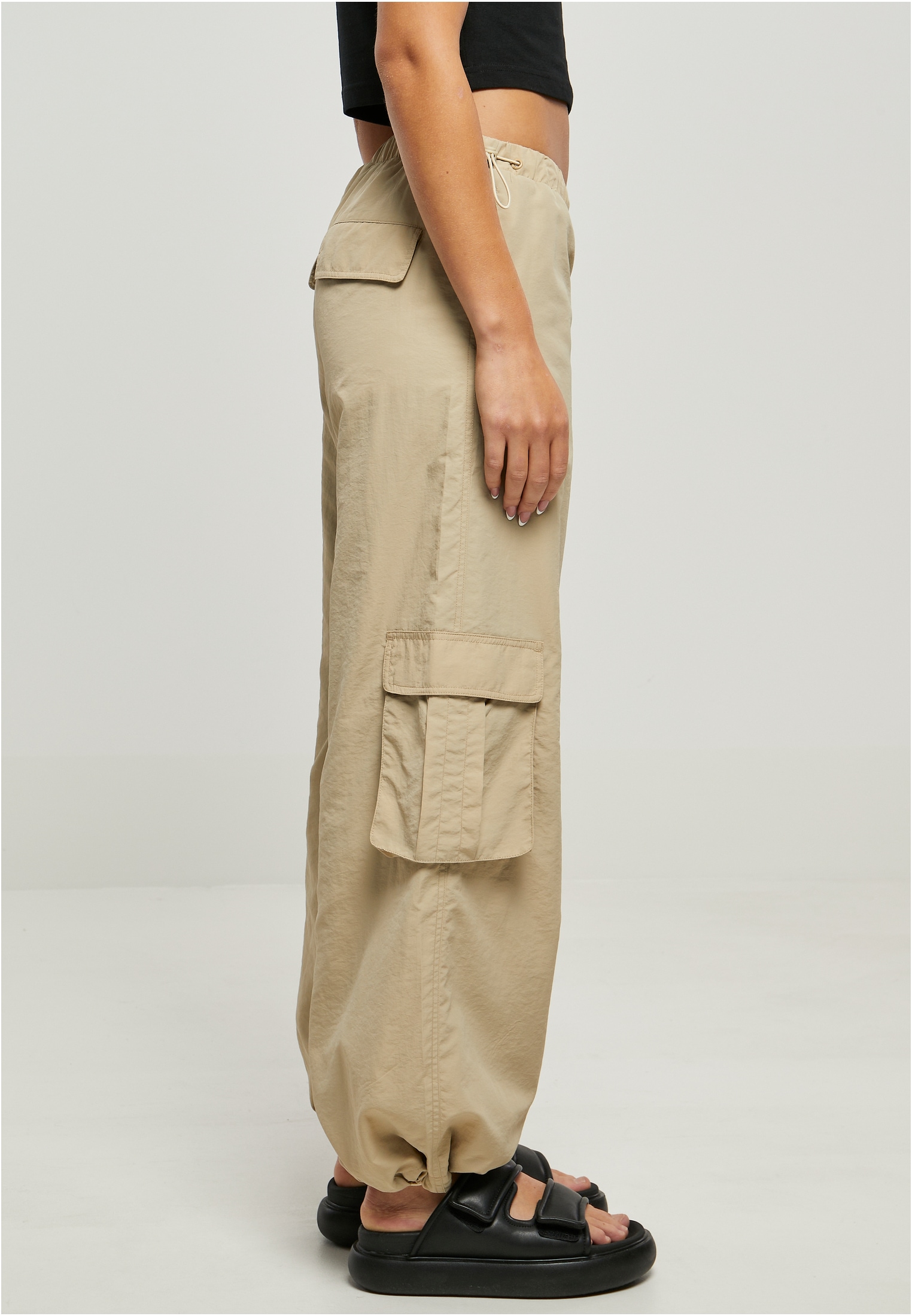 URBAN CLASSICS Stoffhose »Damen (1 online Ladies tlg.) Cargo Crinkle Pants«, Nylon Wide