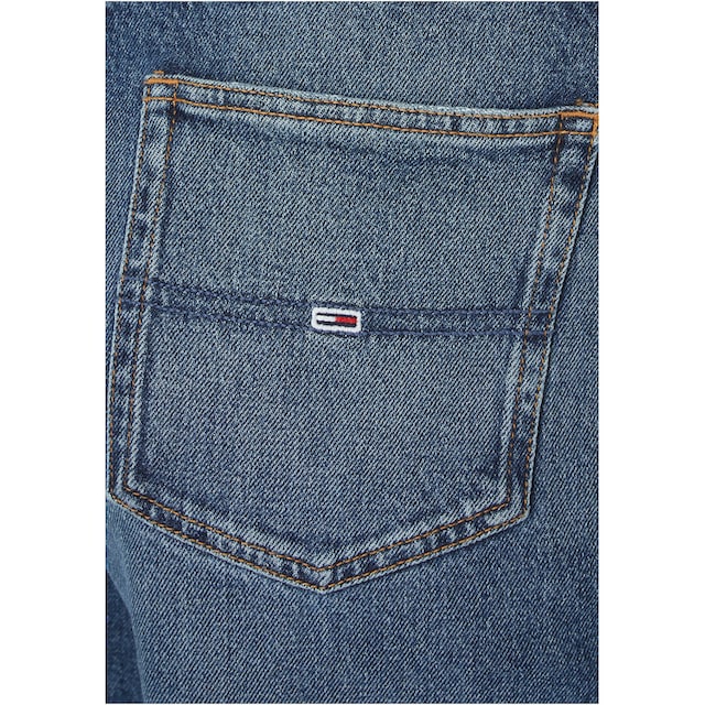 Tommy Jeans Mom-Jeans »MOM JEAN V YOKE UHR TPRD AG6135«, mit beidseitiger  Passe & Tommy Jeans Logo-Badge online | I'm walking