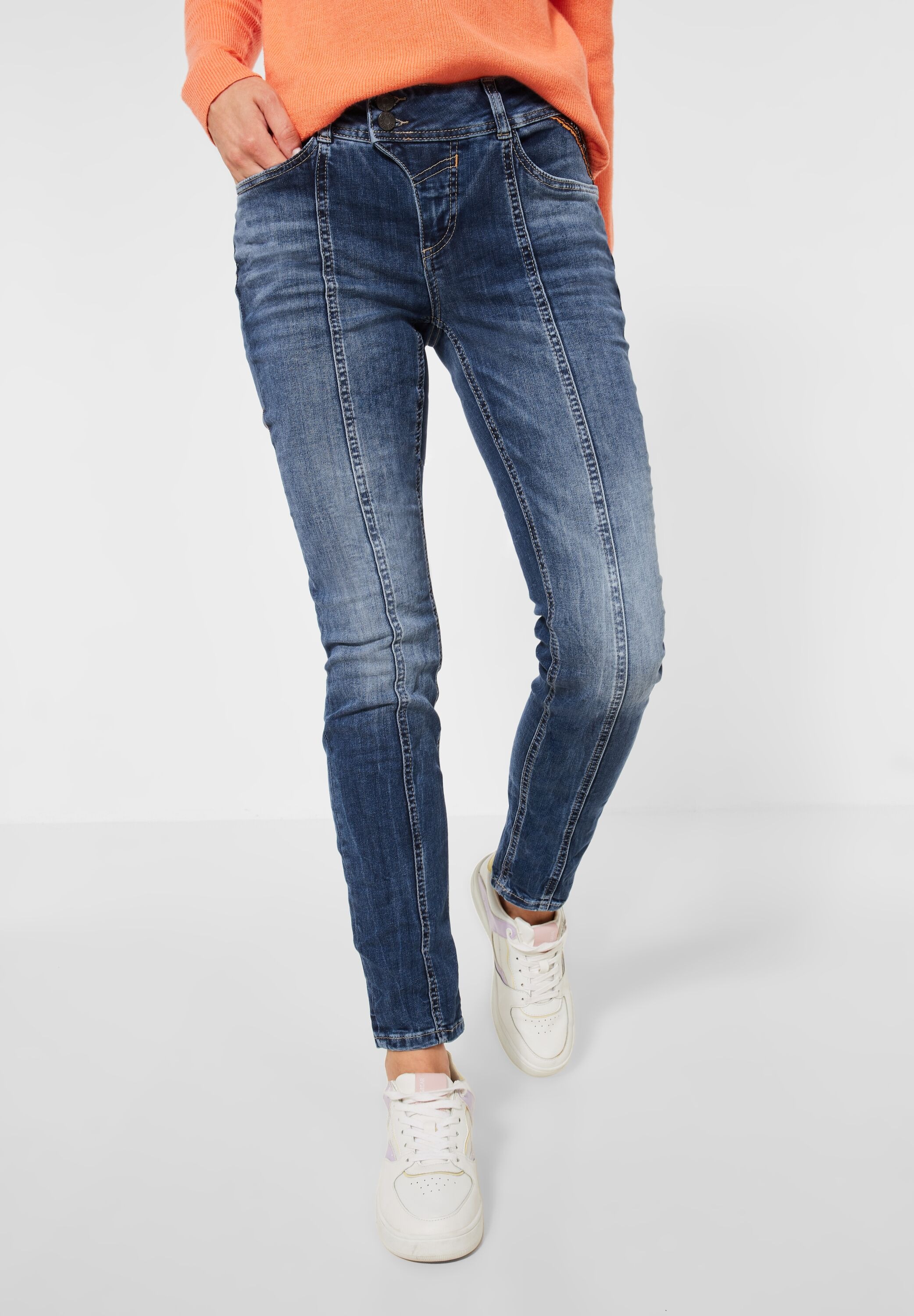 STREET ONE Comfort-fit-Jeans, mit I\'m walking Nähten online dekorativen 