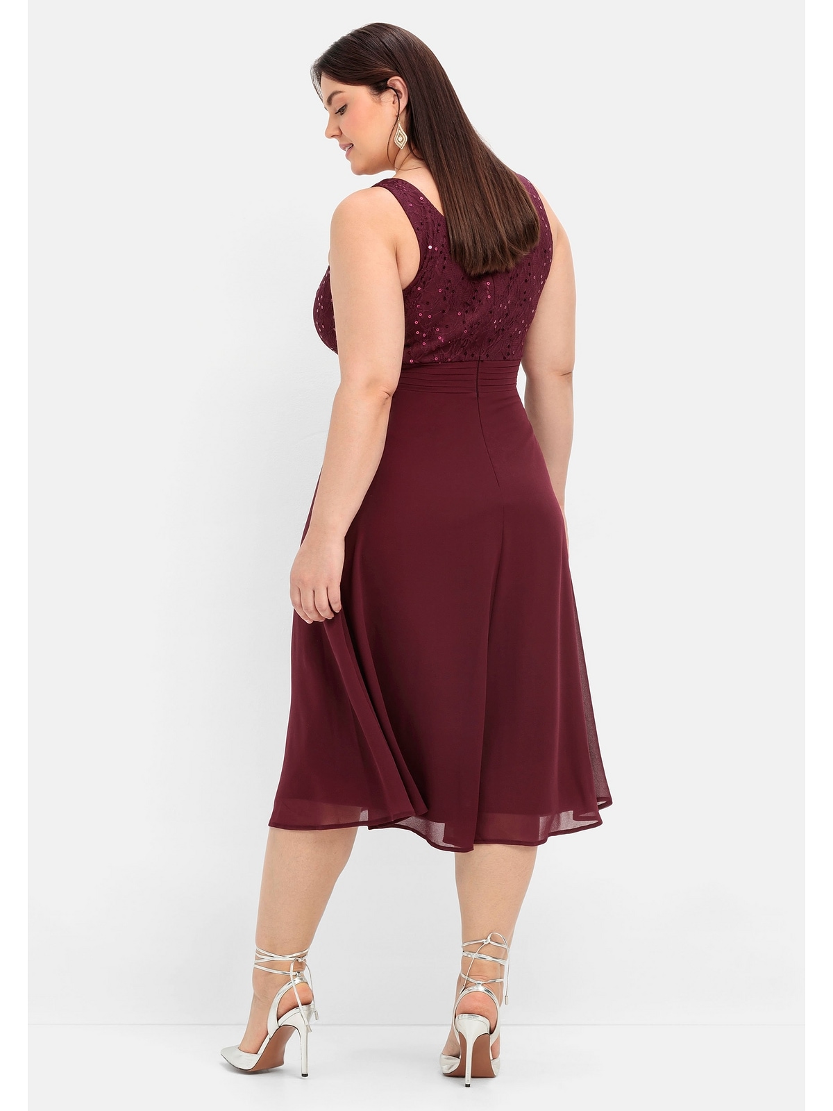 Sheego Cocktailkleid »Große Größen«, mit Spitze und Pailletten kaufen