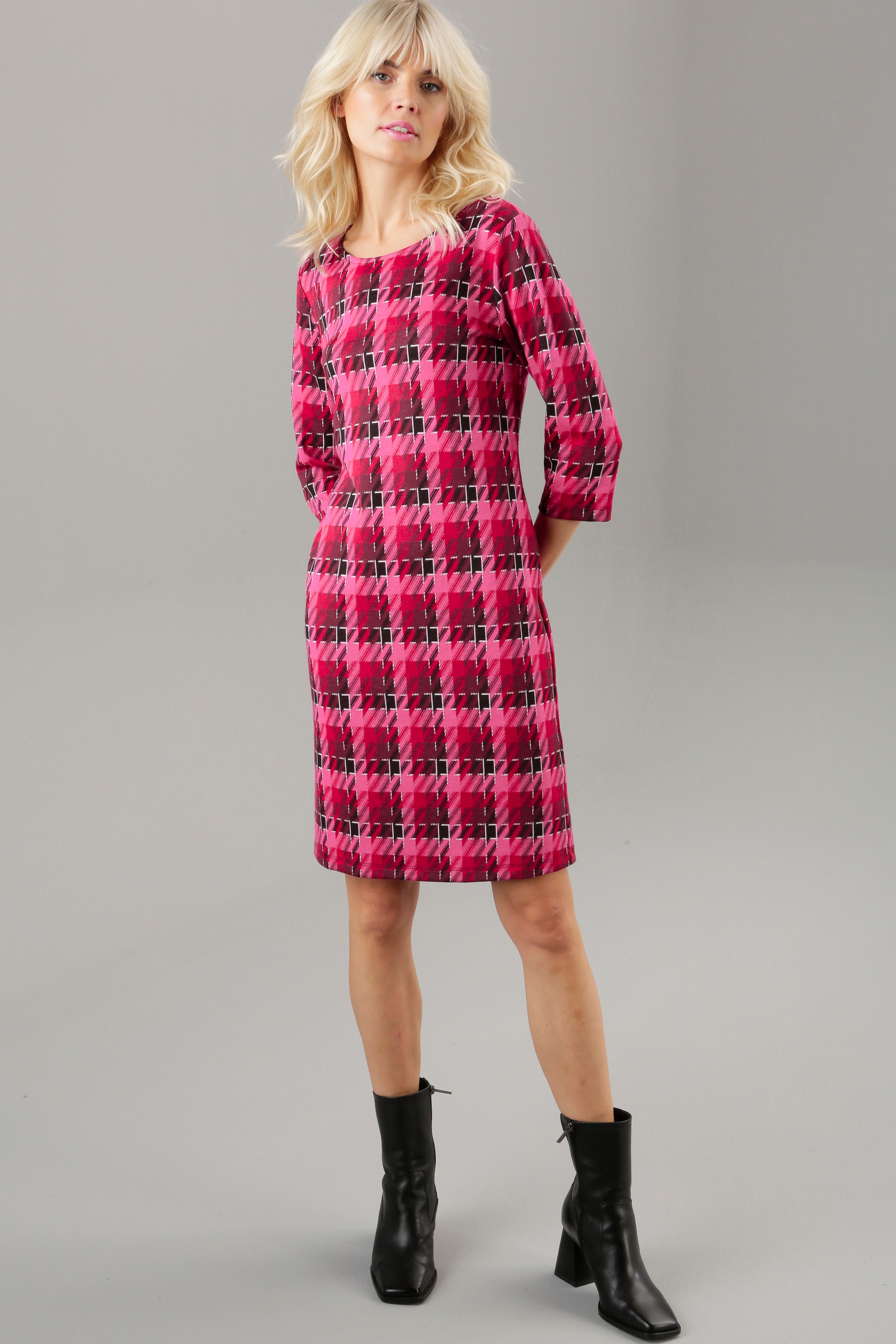 in NEUE KOLLEKTION Knallfarben - Jerseykleid Aniston SELECTED mit trendy Allover-Muster