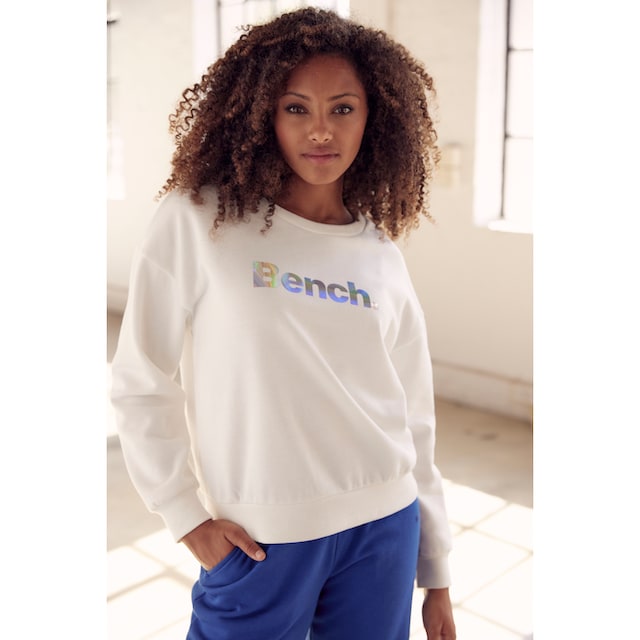 Bench. Loungewear Sweatshirt »-Loungeshirt«, mit glänzendem Logodruck,  Loungewear, Loungeanzug online