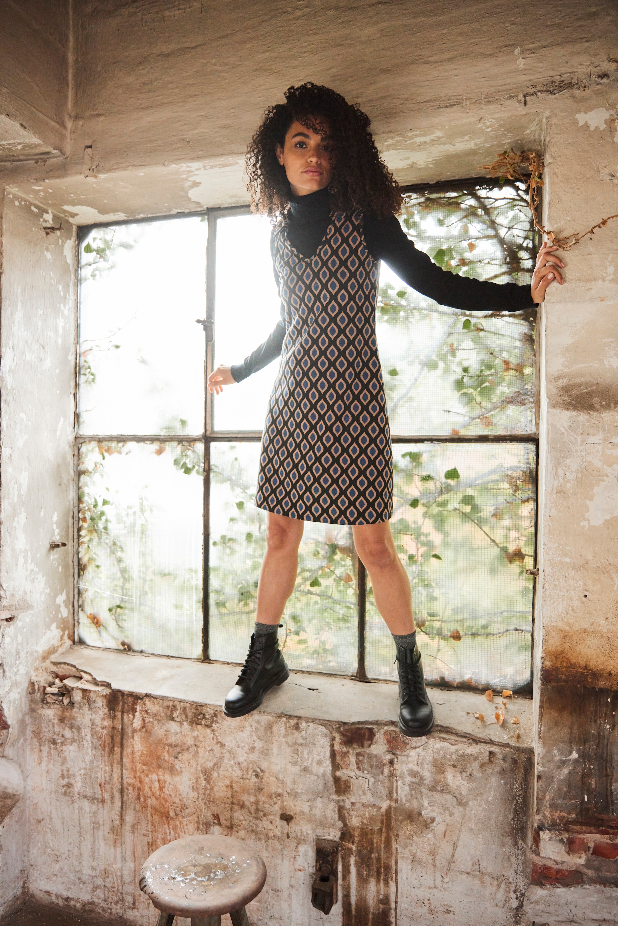 Aniston CASUAL Minikleid, Retro-Stil im mit I\'m | Muster walking graphischem online