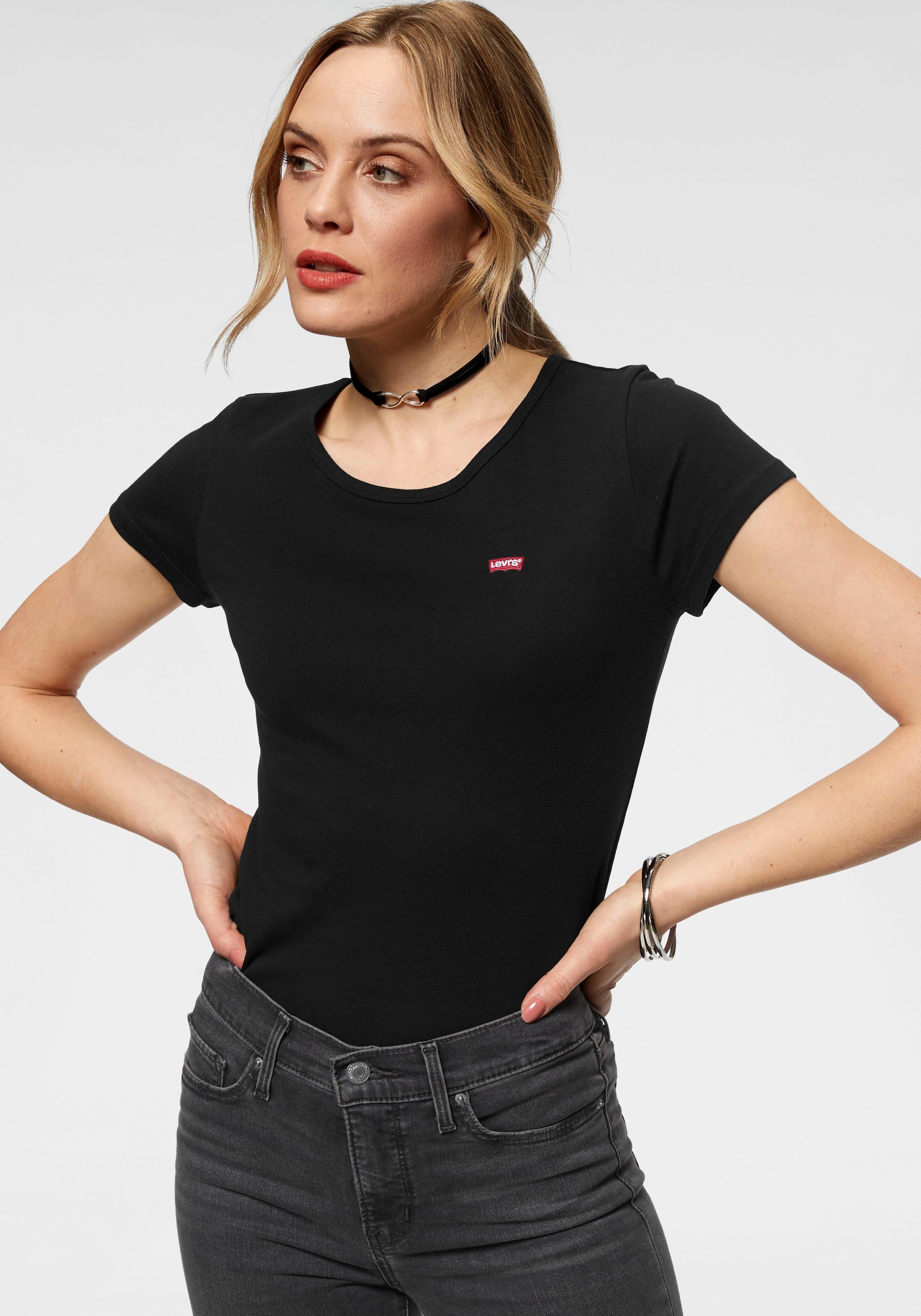 Levi\'s® T-Shirt »Mini-Logo«, (2 tlg., 2er-Pack), mit kleiner  Markenlogo-Stickerei auf der Brust online | I\'m walking