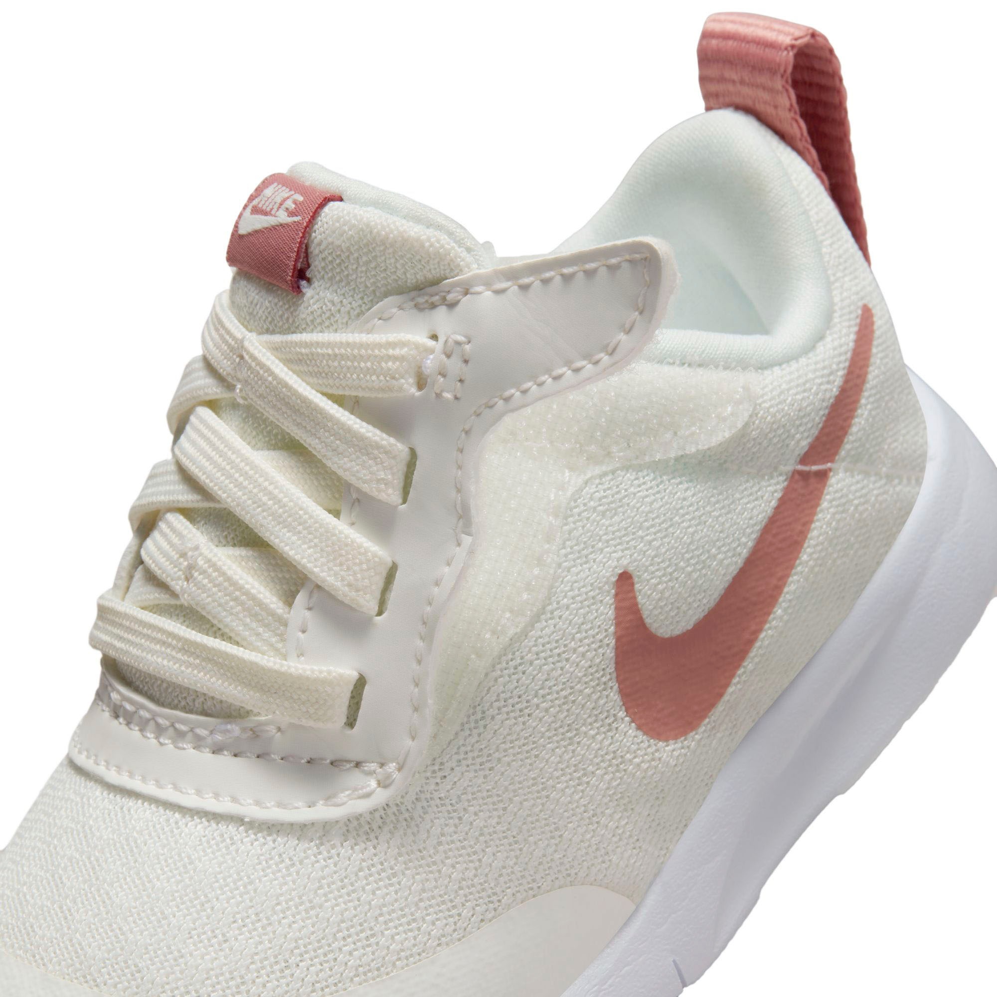 tanjun slip on nike