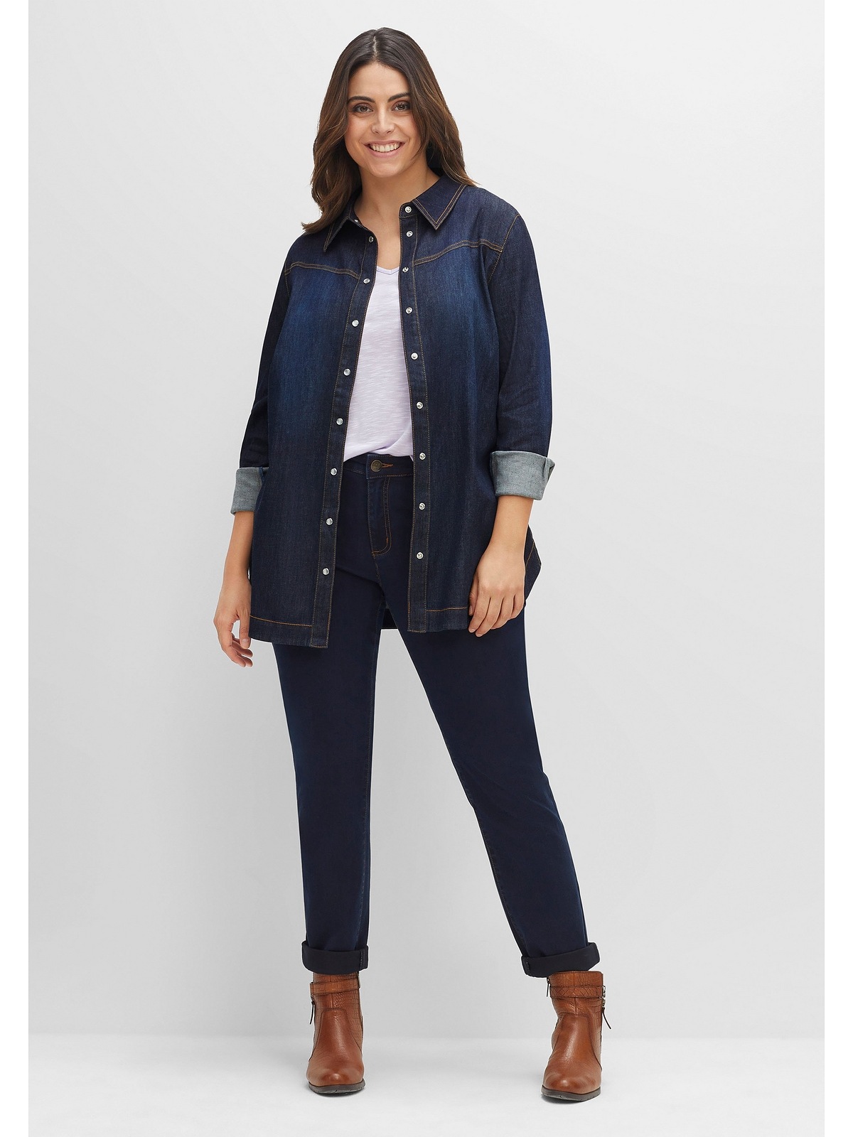 Sheego Jeansbluse kaufen kontrastfarbenen mit Größen«, Denim, elastischem »Große Nähten aus