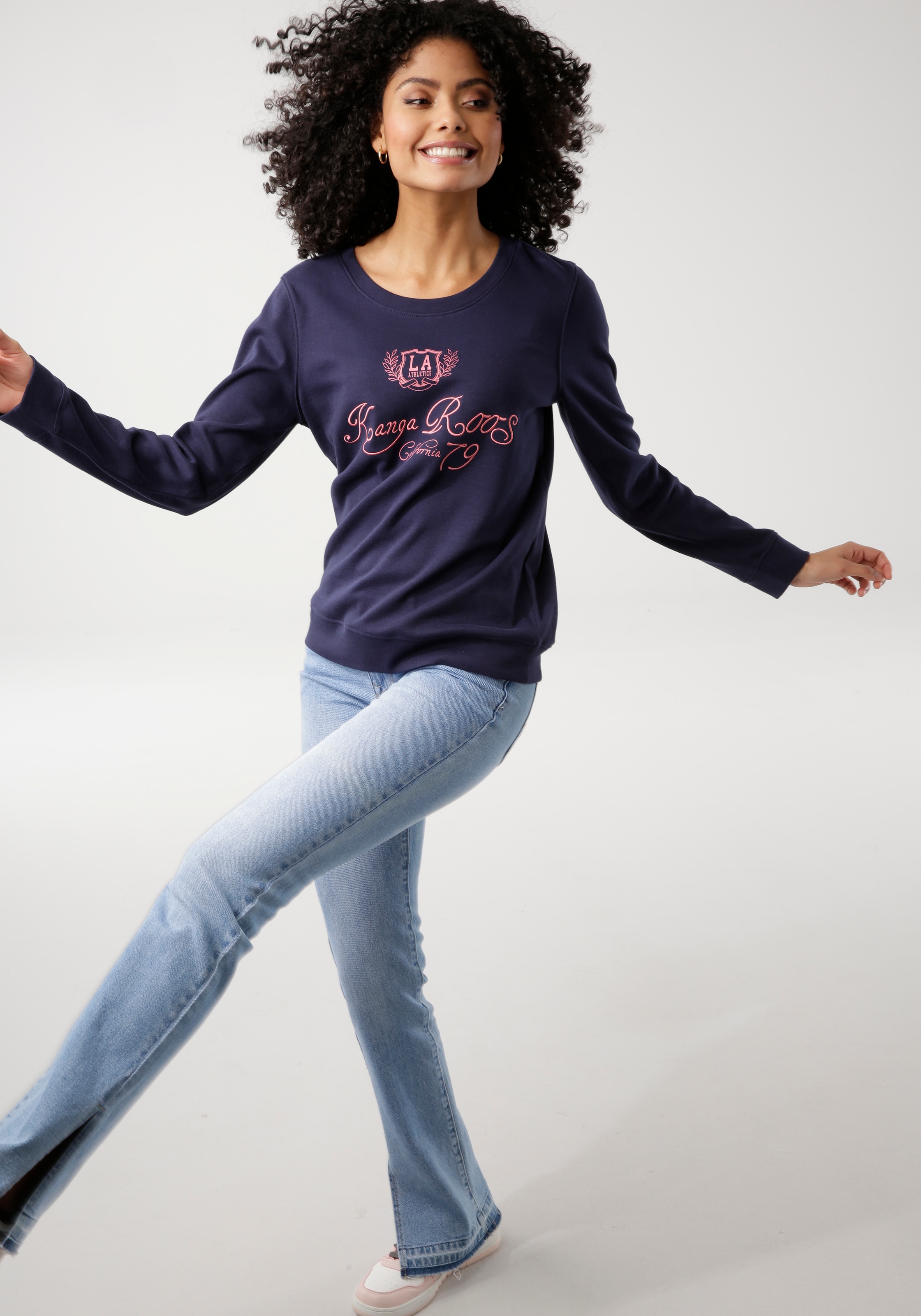 KangaROOS Sweater, mit trendigem Logo-Druck im neuen Collage-Stil shoppen