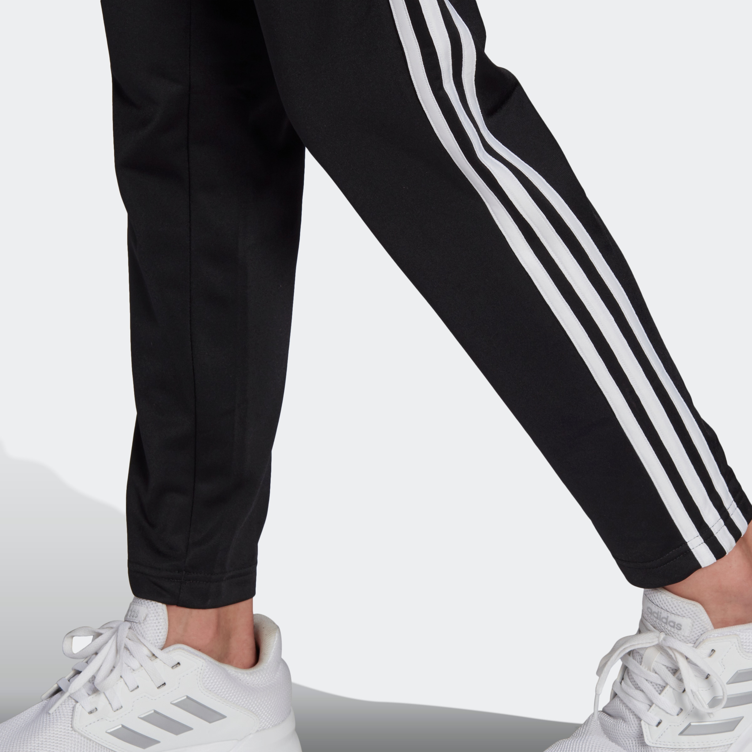 adidas Sportswear Trainingsanzug »ESSENTIALS 3-STREIFEN«, (2 tlg.) online |  I\'m walking