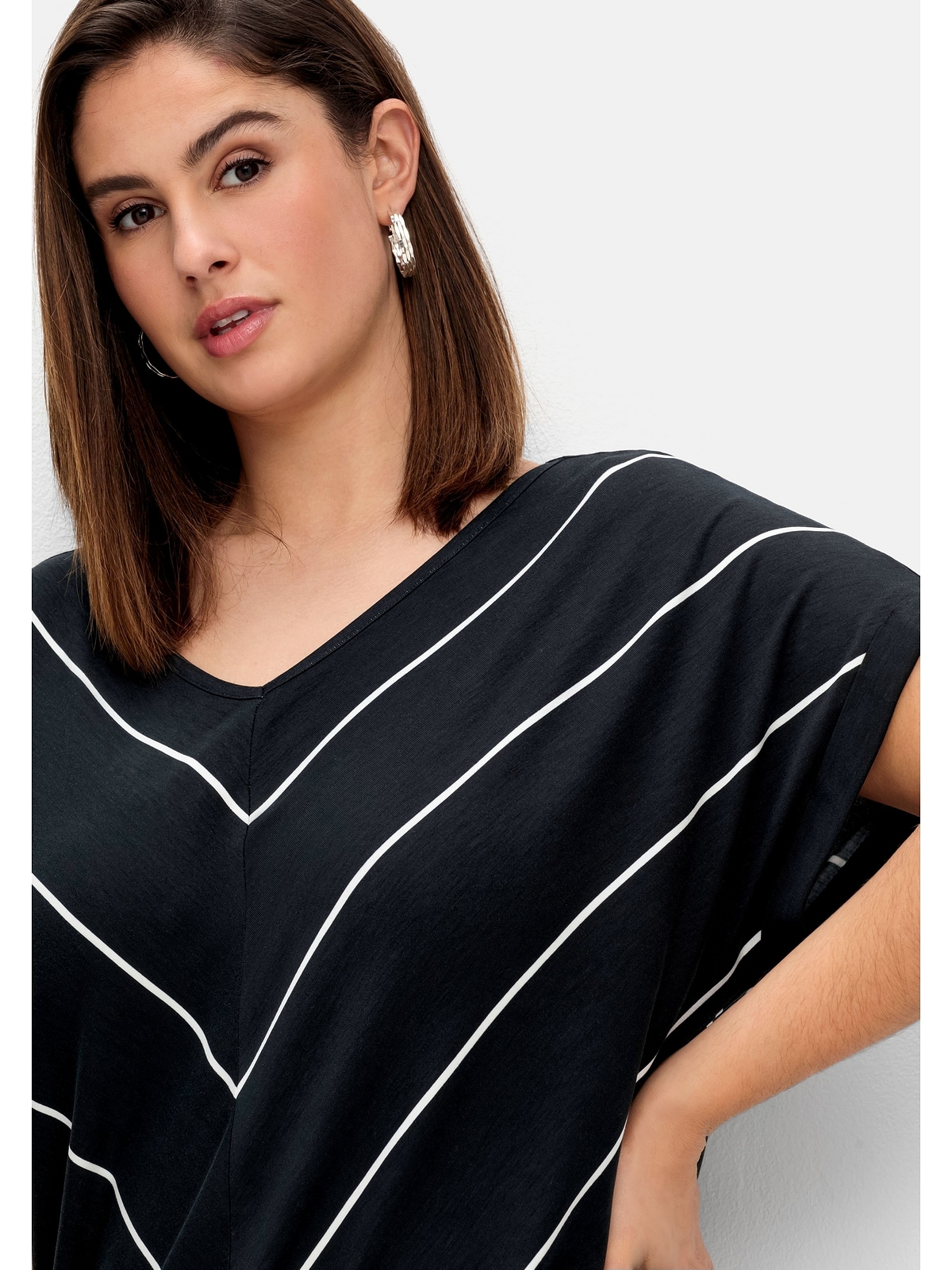 Sheego T-Shirt »Große Größen«, mit shoppen Saum am Tunnelzug