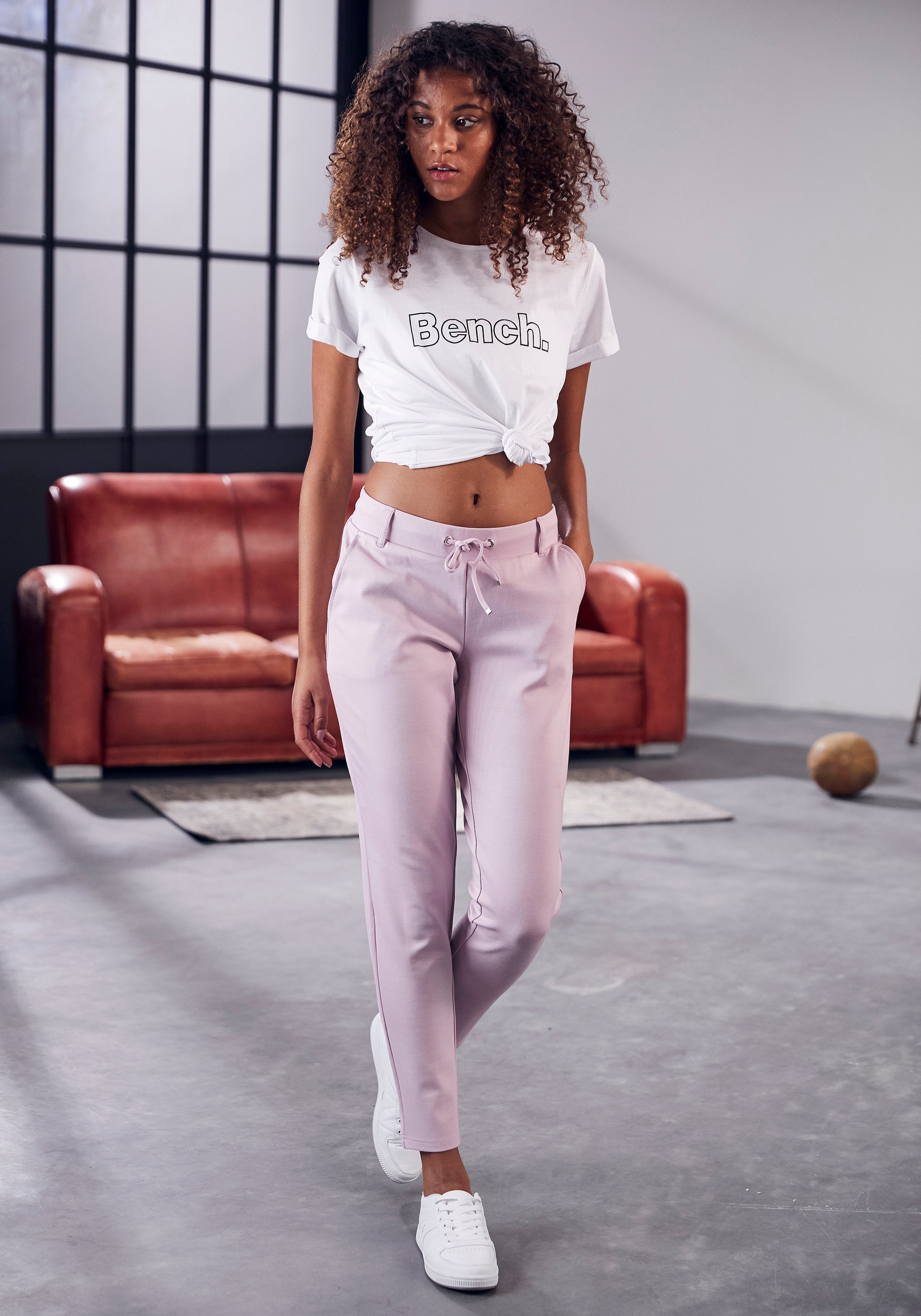 LASCANA Jogger Pants, (1 elastischem Loungewear, Gürtelschlaufen, online und Bund tlg.), Loungeanzug mit