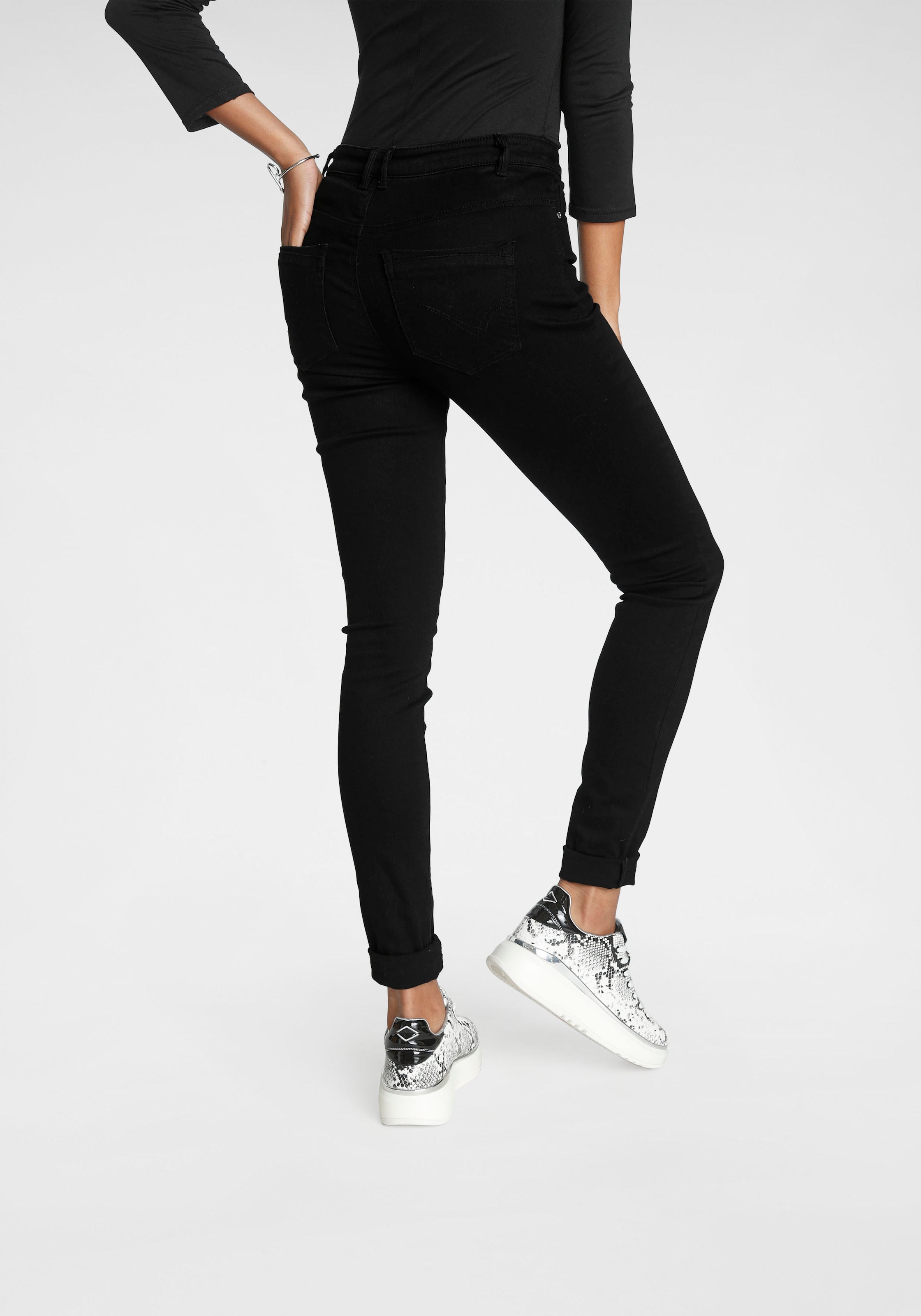 mit | ONLY I\'m Skinny-fit-Jeans Stretch shoppen »ONLPAOLA«, walking