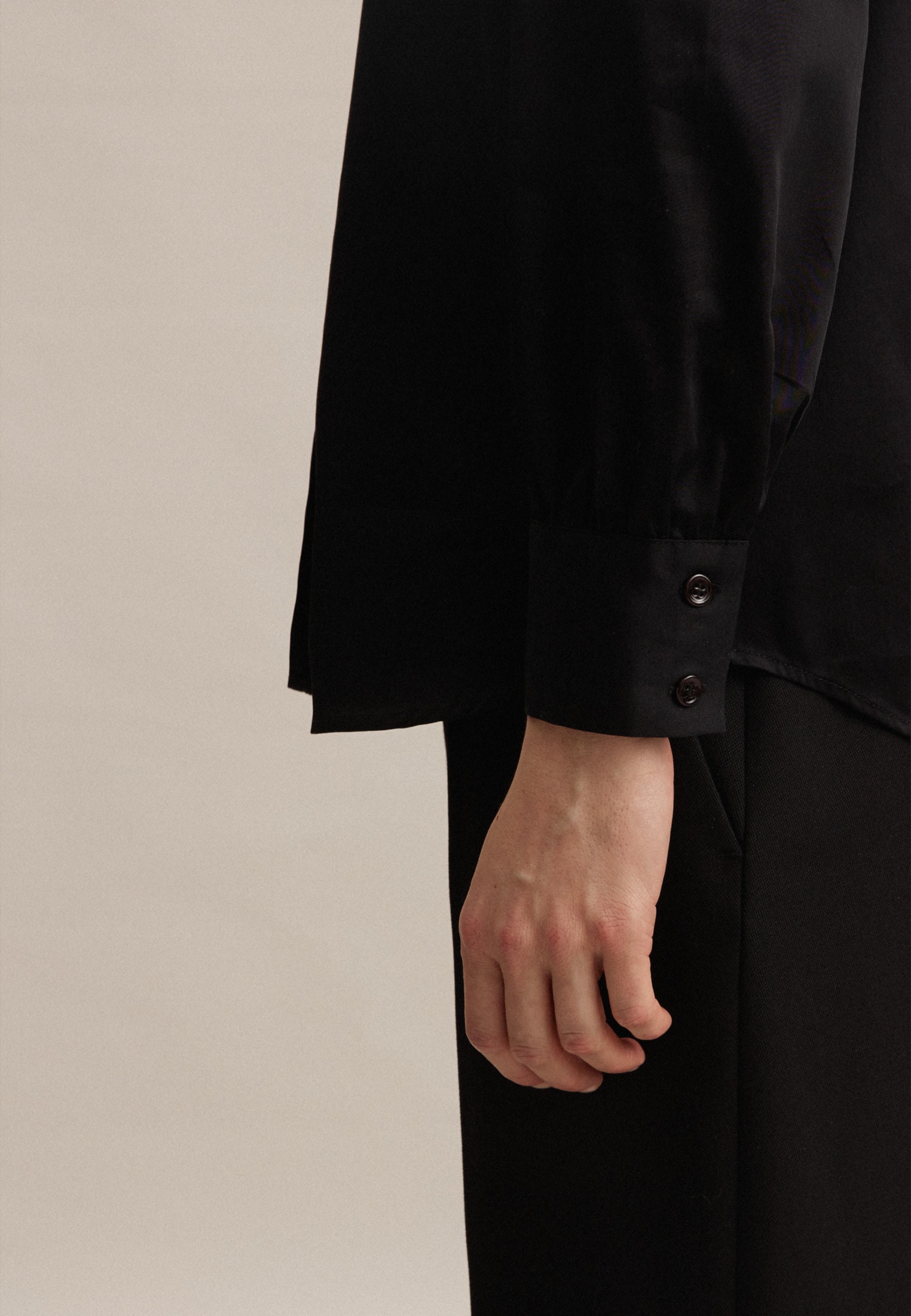 »Schwarze | Rose«, Klassische I\'m kaufen online Uni Bluse seidensticker walking Kragen Langarm glänzend