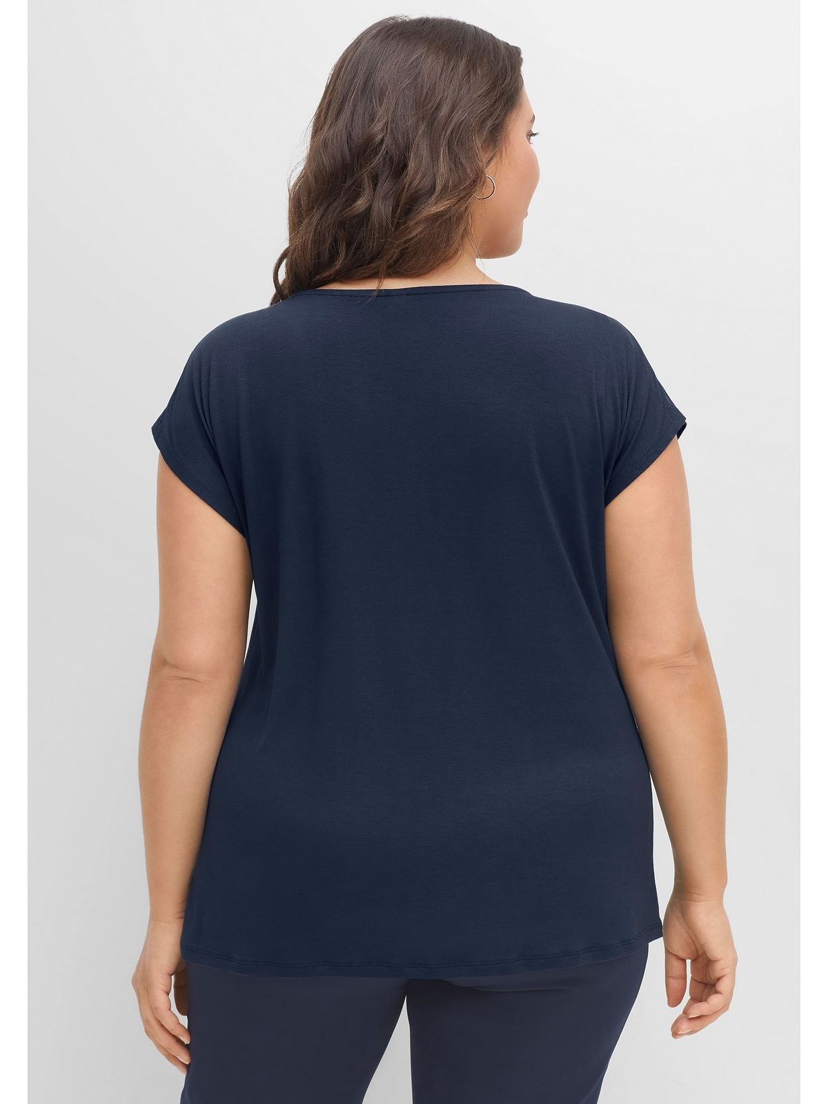T-Shirt aus gelegten Sheego Falten, Größen«, bestellen angenehmem »Große mit Viskosemix