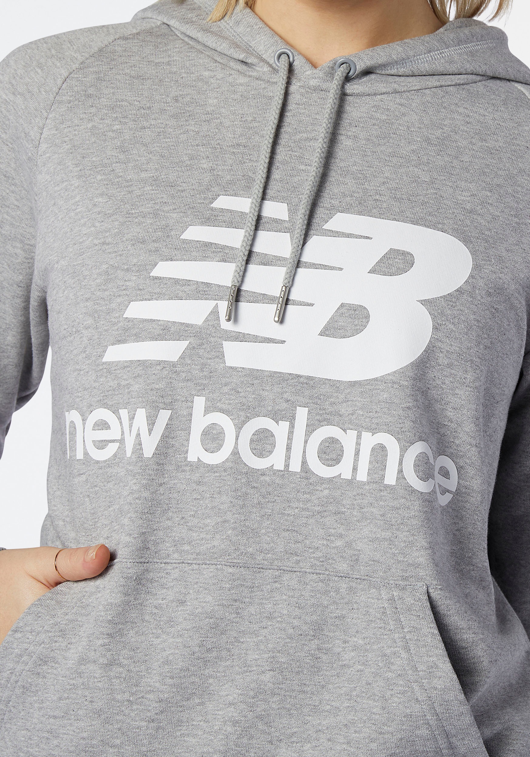 New Balance Kapuzensweatshirt bestellen ESSENTIALS | LOGO I\'m STACKED walking »NB HOODIE«