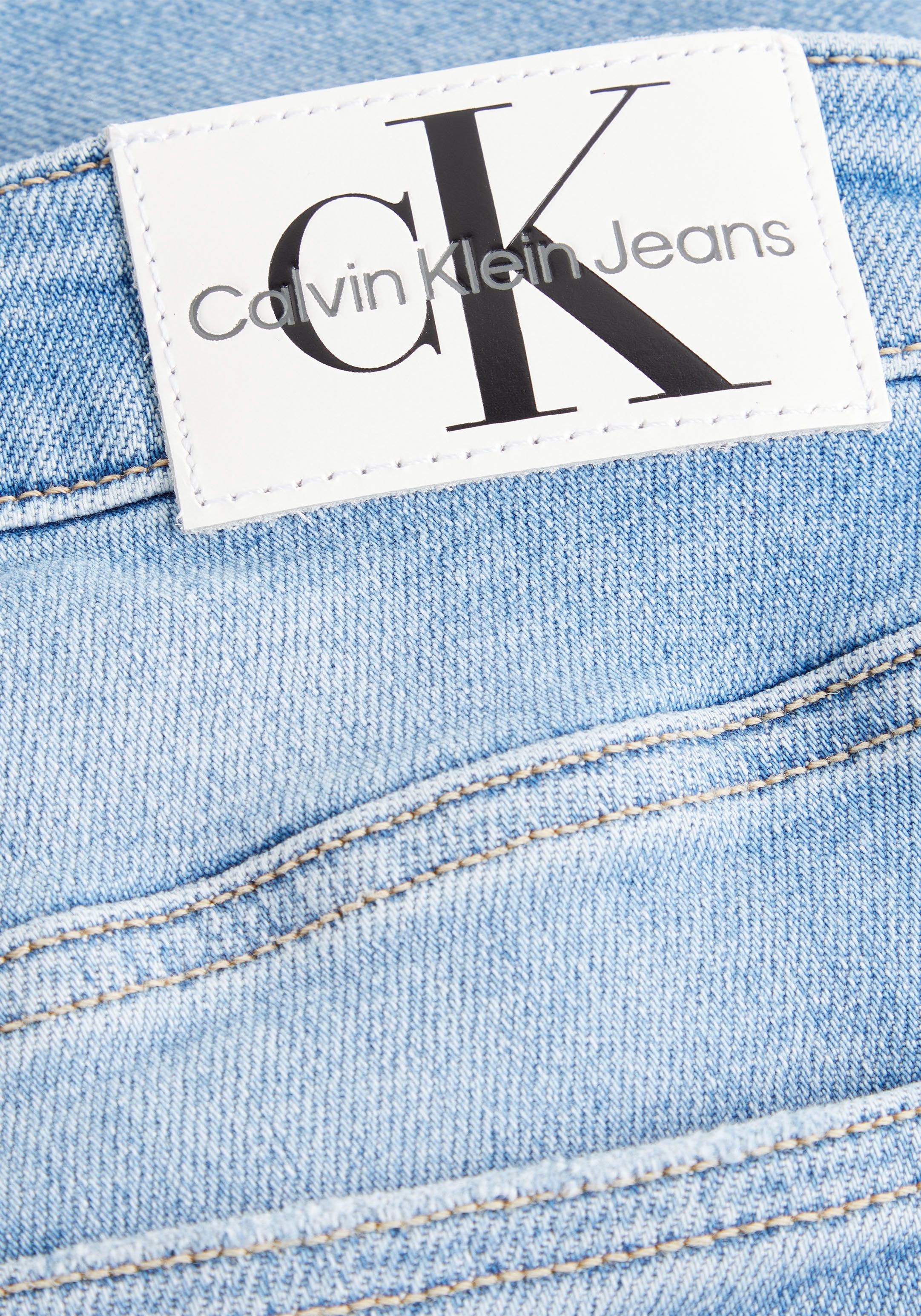 Calvin Klein Abschluss ausgefranstem I\'m | Skinny-fit-Jeans, mit online Jeans Bein am offenem, walking