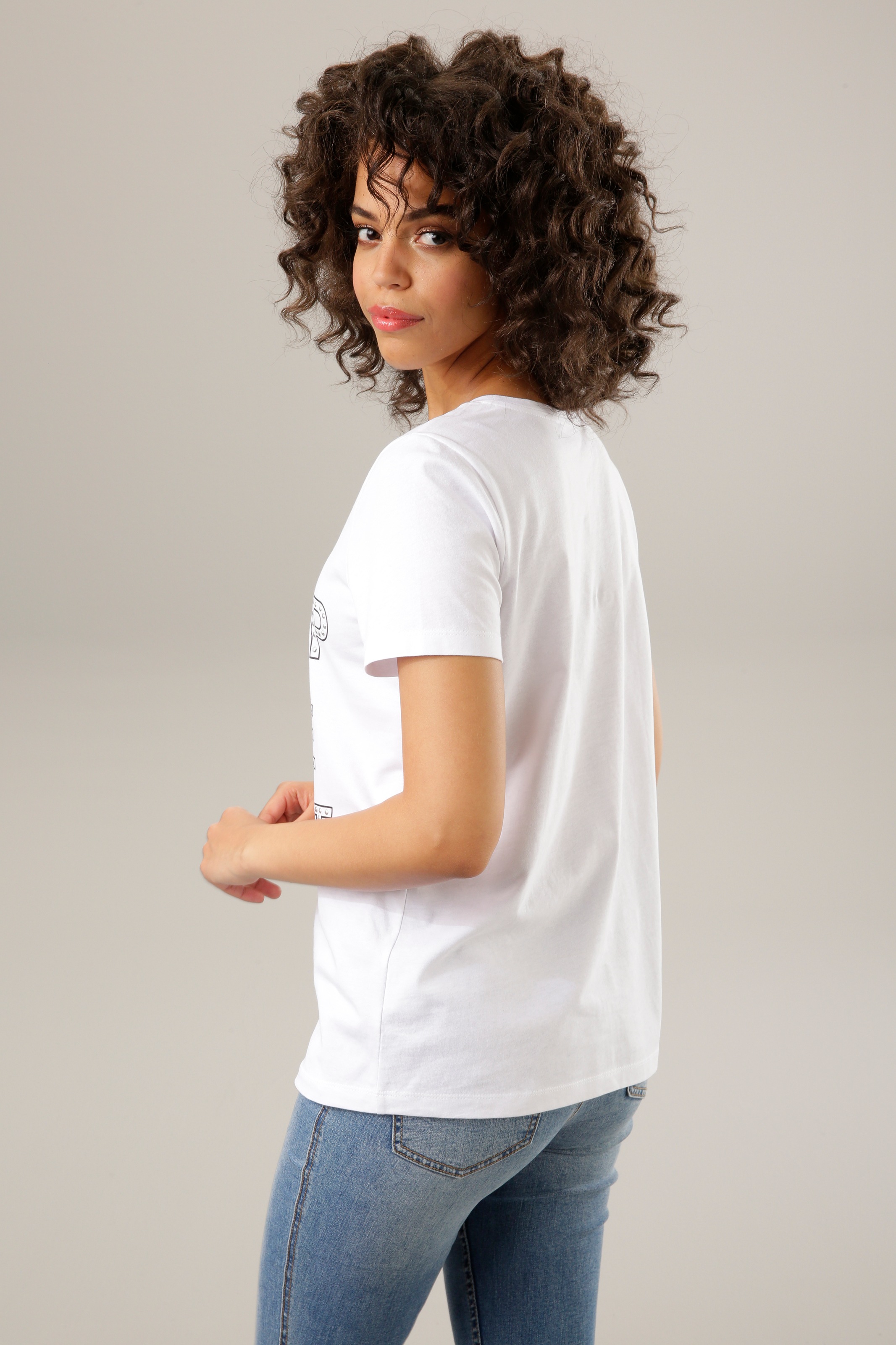 mit Aniston Schriftzug Nieten shoppen Print-Shirt, bunten und Glitzerstreifen, CASUAL