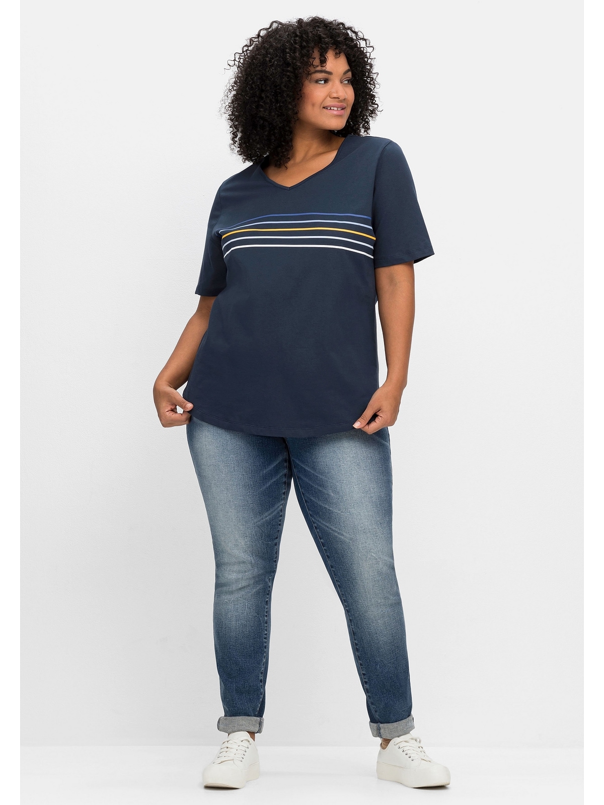 Sheego T-Shirt »Große Größen«, mit Streifendruck und gerundetem Saum  shoppen