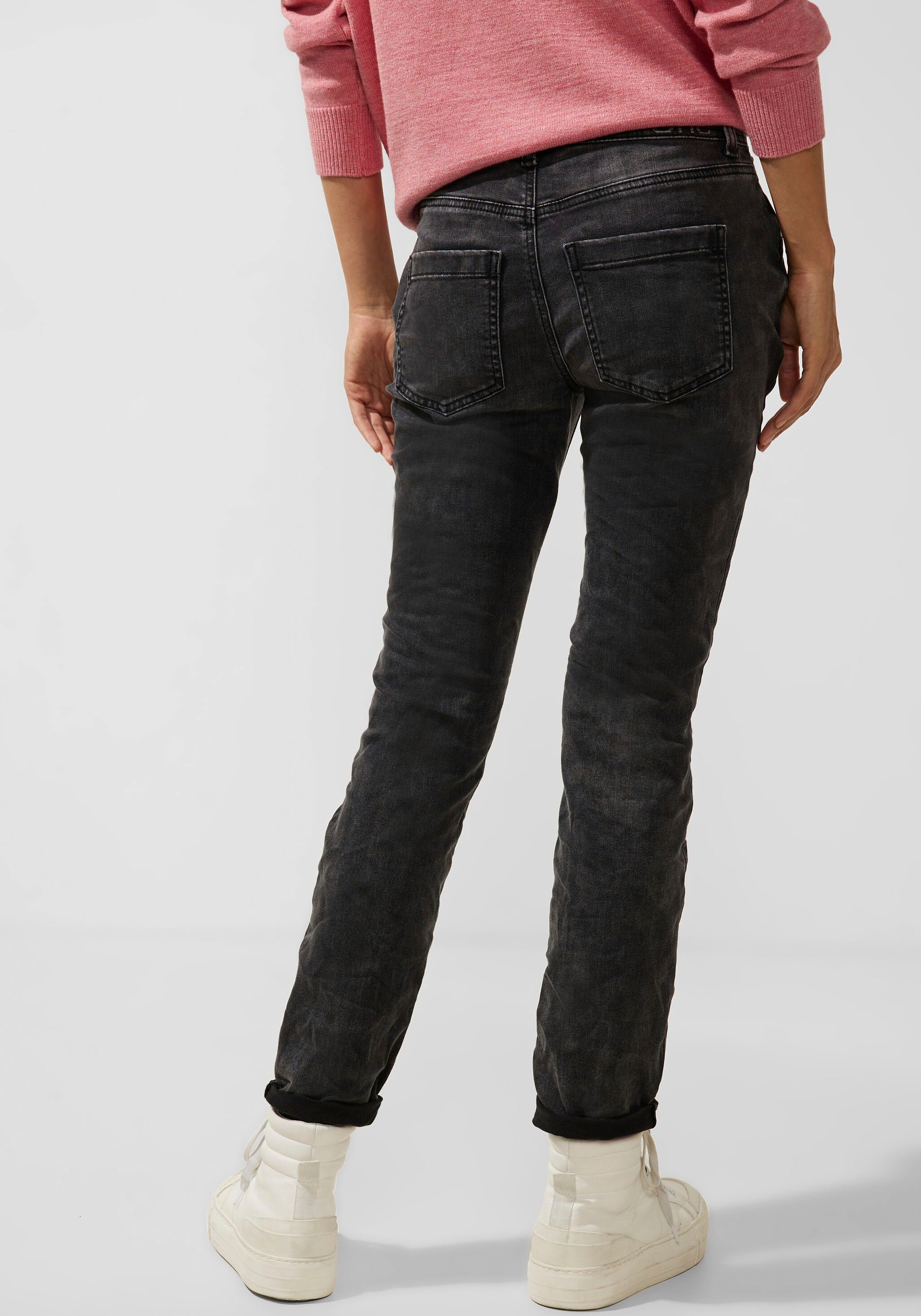STREET ONE High-waist-Jeans, mit formgebender Passe hinten und vorne  shoppen