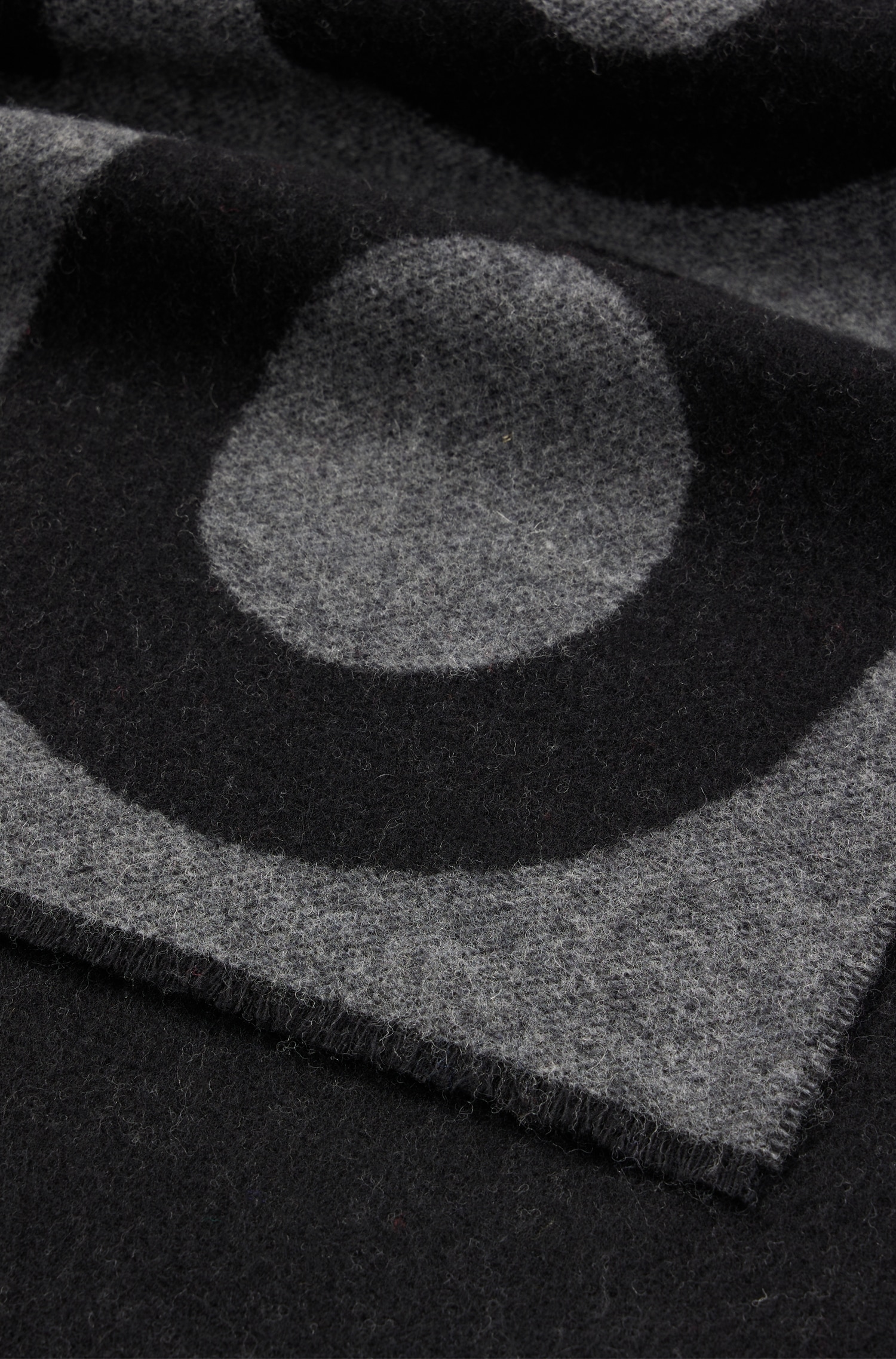 HUGO Schal »Unisex - Z«, mit großem HUGO Logo aus Woll-Mix, 180 x 40 cm  bestellen | I\'m walking | Modeschals