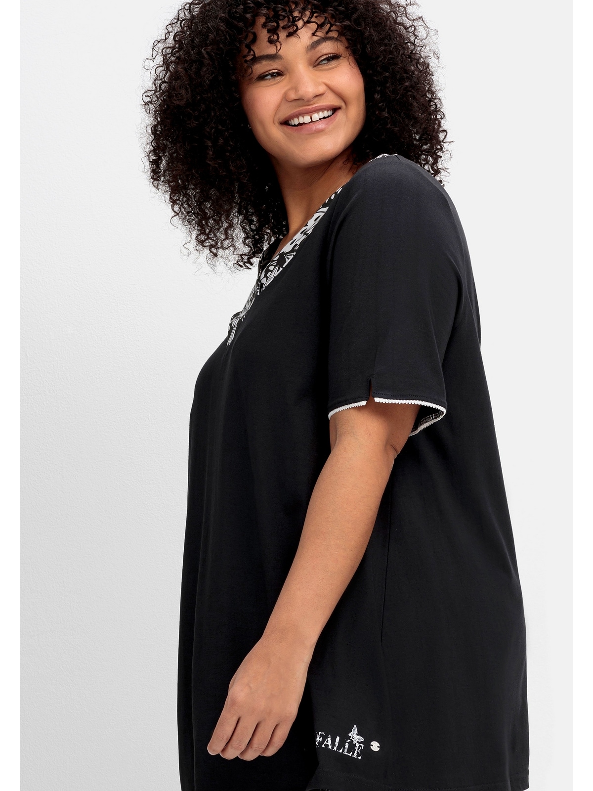 Größen«, breiter am Sheego Blende »Große kaufen V-Ausschnitt mit Longshirt