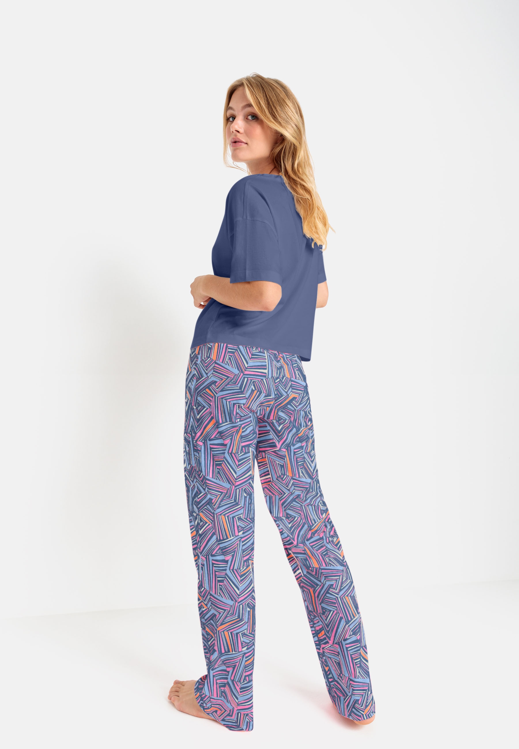 LSCN by LASCANA Pyjama, (2 tlg.), mit schönem Allover-Druck & Wäsche auf  Rechnung bestellen