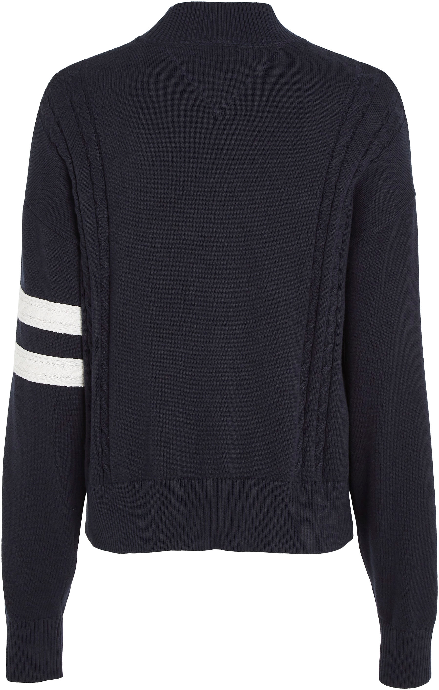 Tommy Jeans und I\'m Strickpullover »TJW Stickereien Tommy | mit LETTERMAN FLAG Patches online Jeans SWEATER«, walking