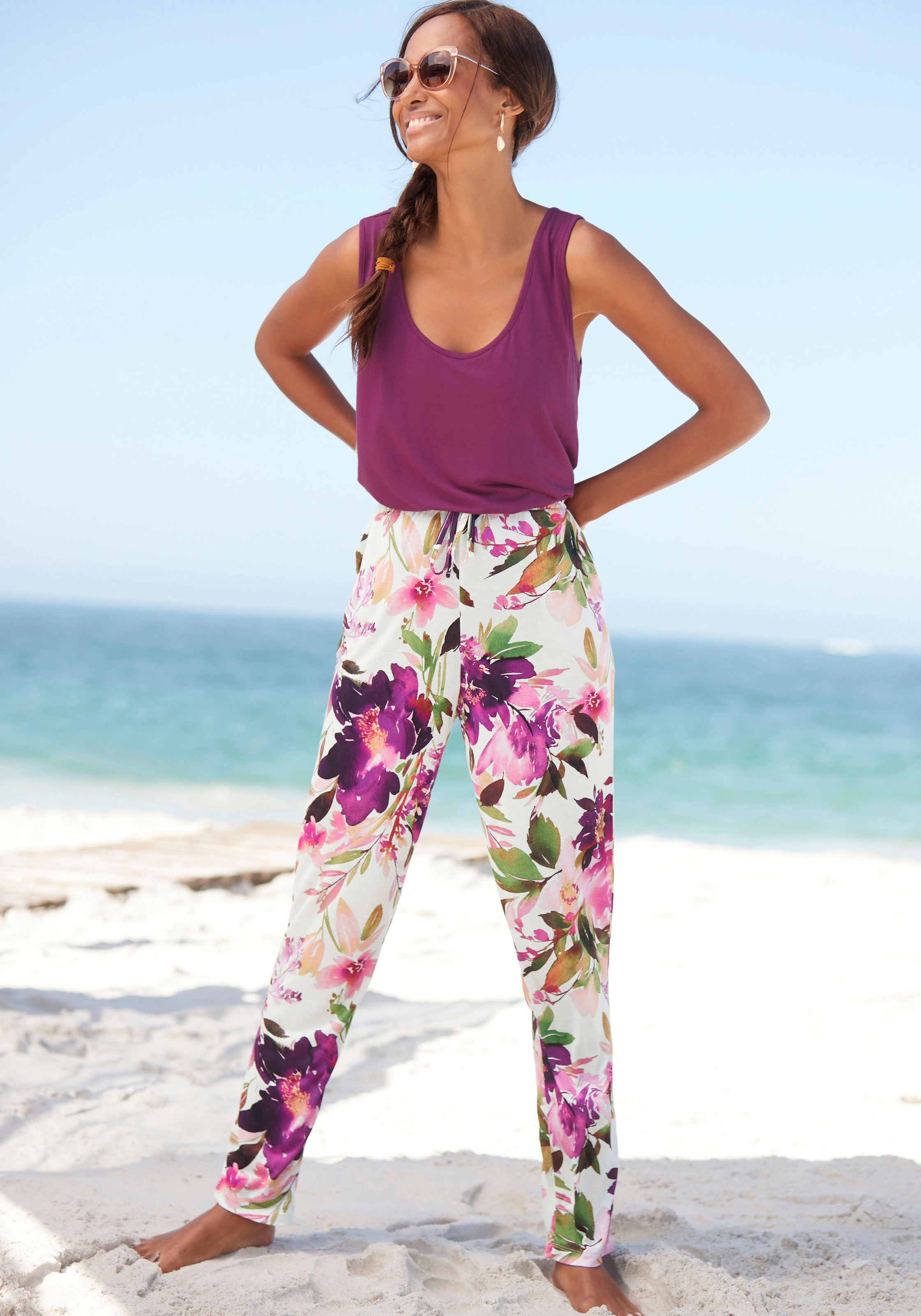 sommerlich, elastischem Stoffhose, Jerseyhose, mit Bund, Beachtime frisch shoppen und Blumendruck