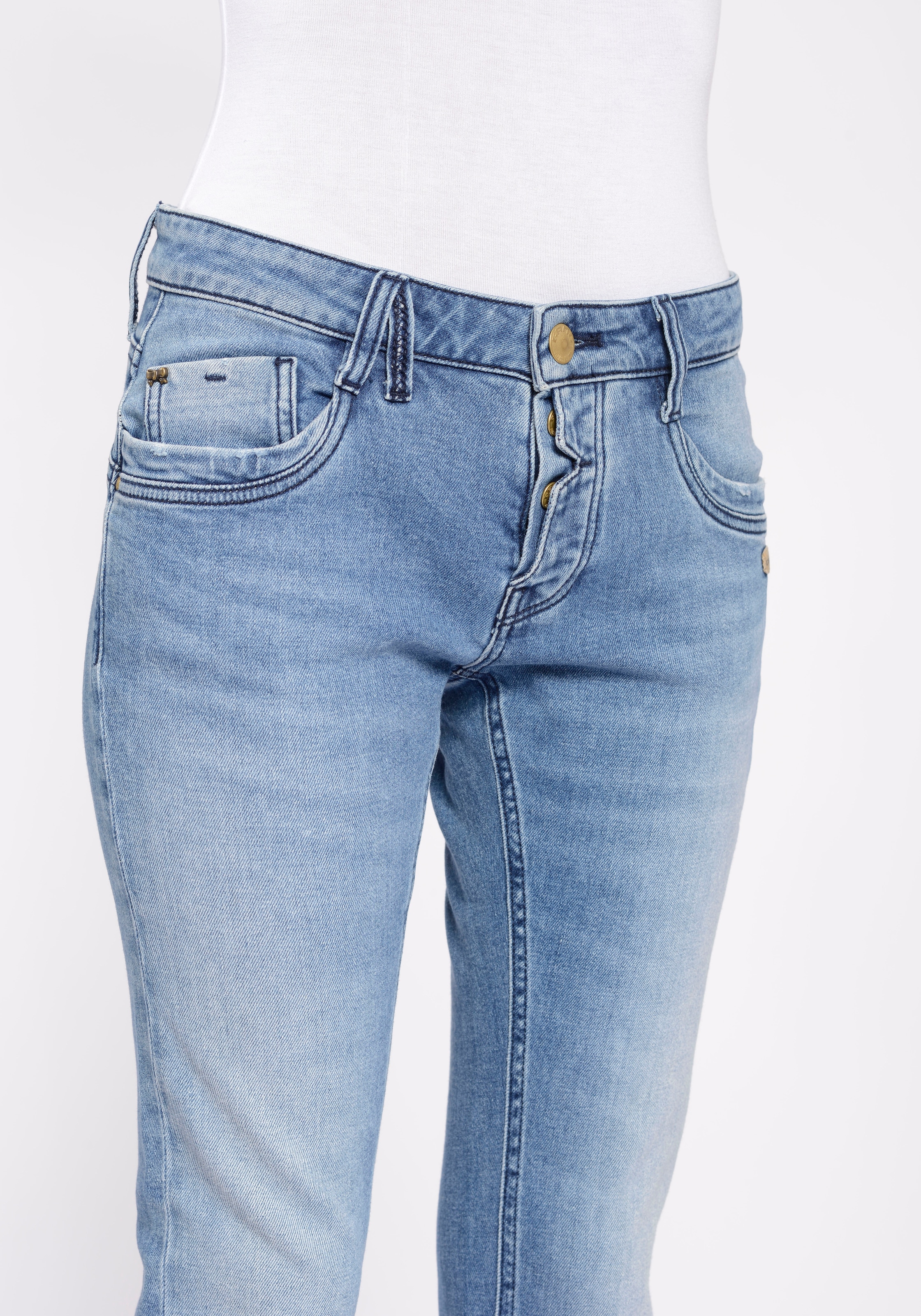 GANG Relax-fit-Jeans »94GERDA DEEP CROTCH«, aus der ECO LINE mit Bio-Baumwolle  und Stretch bestellen | I\'m walking