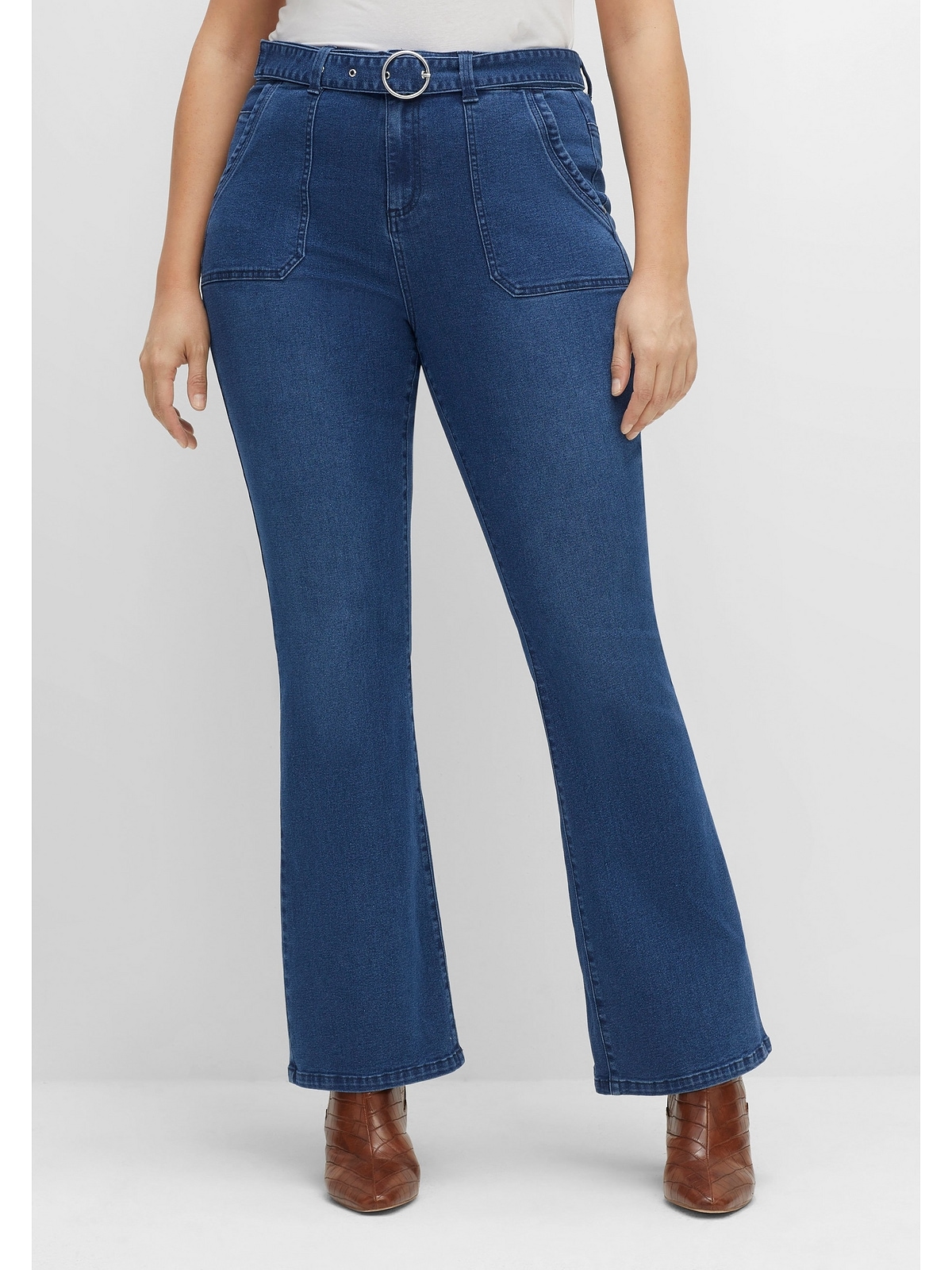 Sheego Bootcut-Jeans »Große Größen«, markanten Stoffgürtel (Set), mit und online Taschen