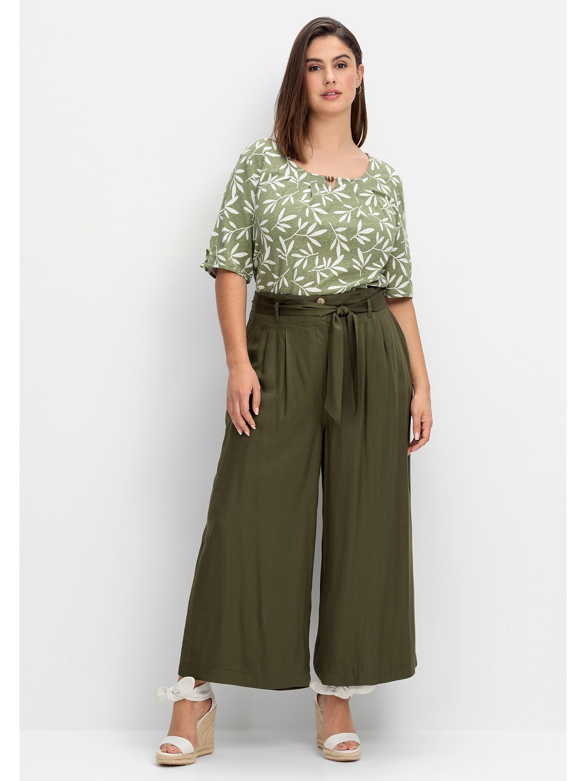Sheego Stoffhose Große Größen mit High-Waist-Bund und Stoffgürtel