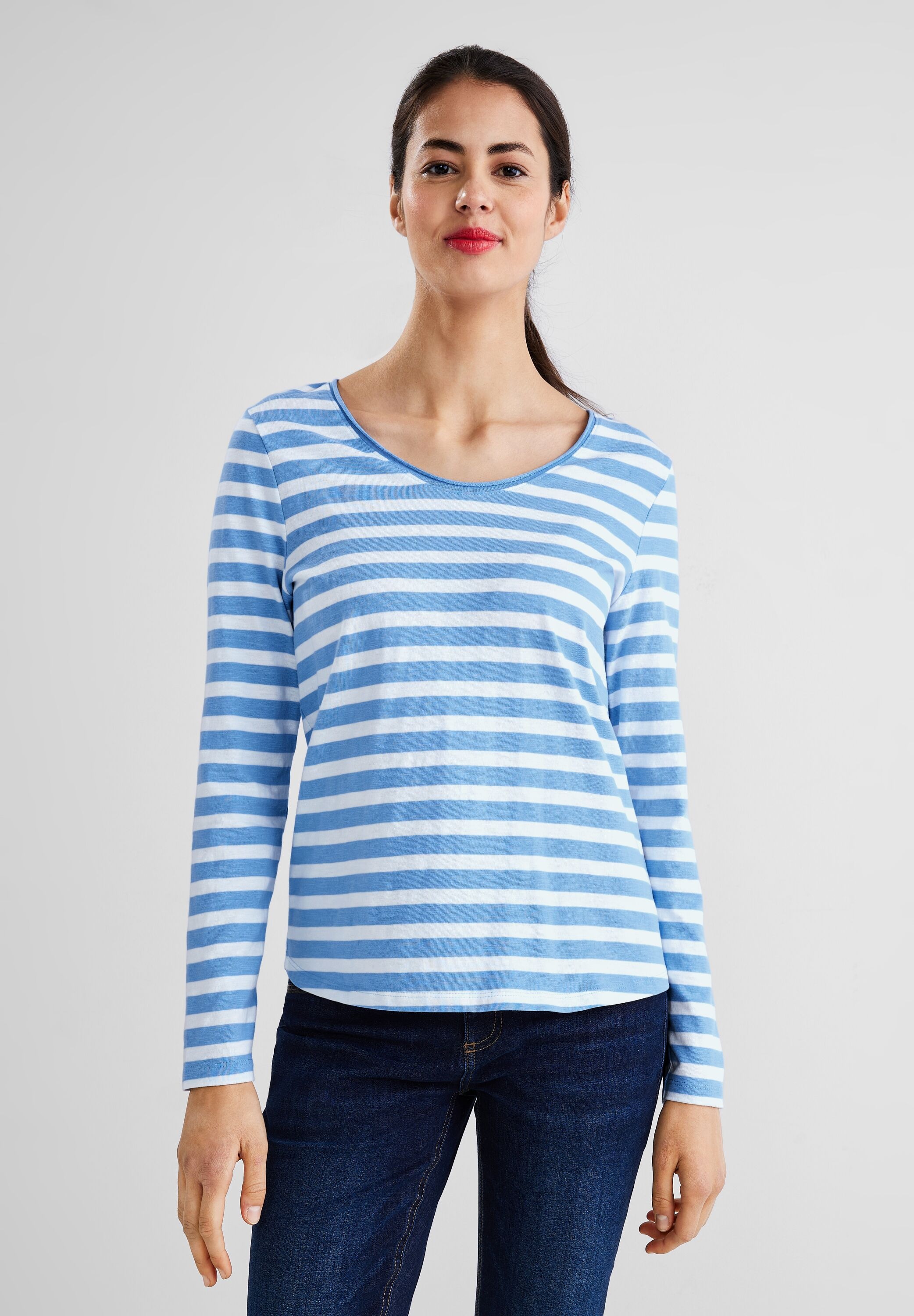 street one -  Langarmshirt, mit abgerundetem V-Ausschnitt