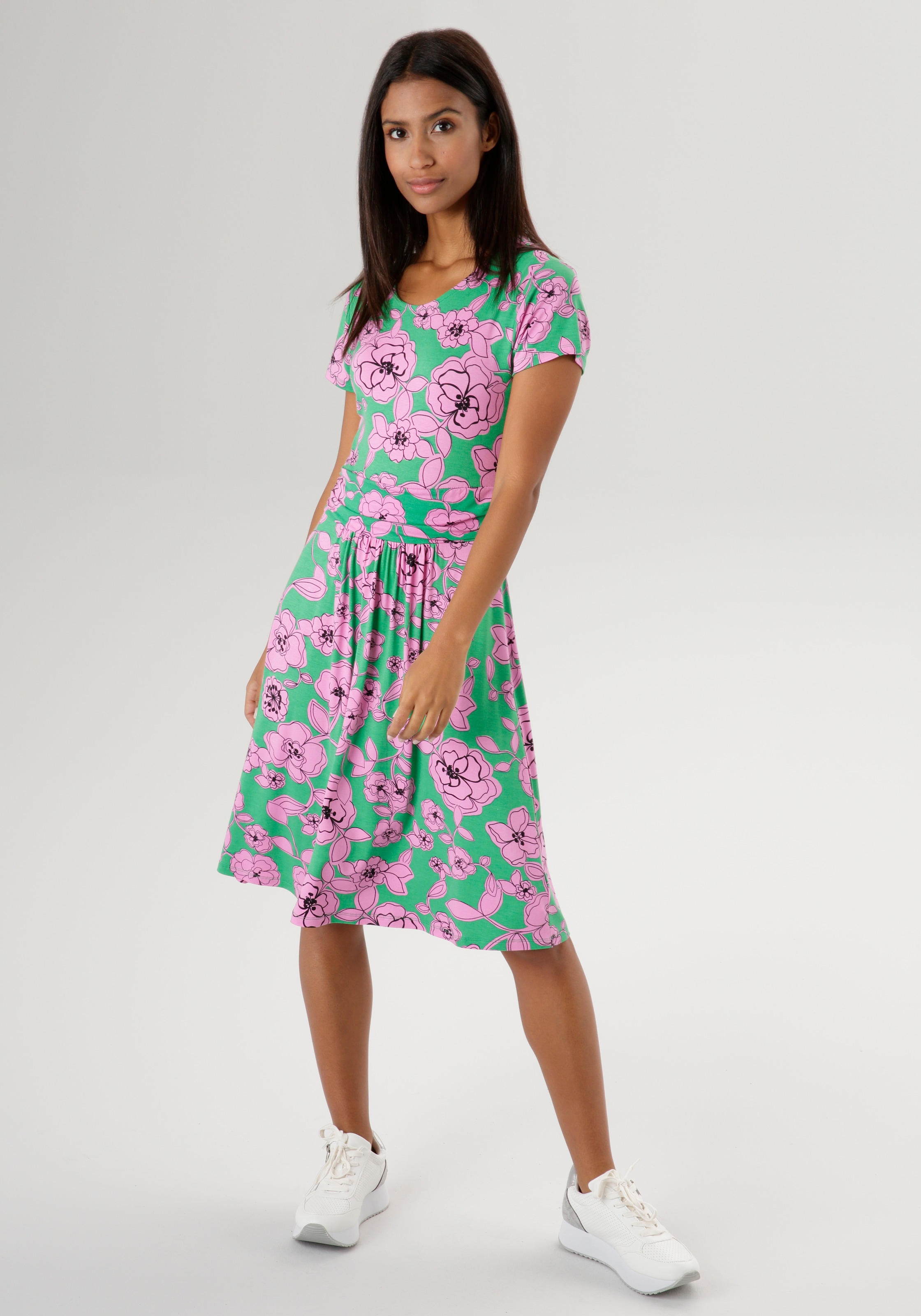 kaufen online Taillenbund mit Blumendruck und KOLLEKTION - SELECTED trendy Sommerkleid, walking NEUE | Aniston I\'m