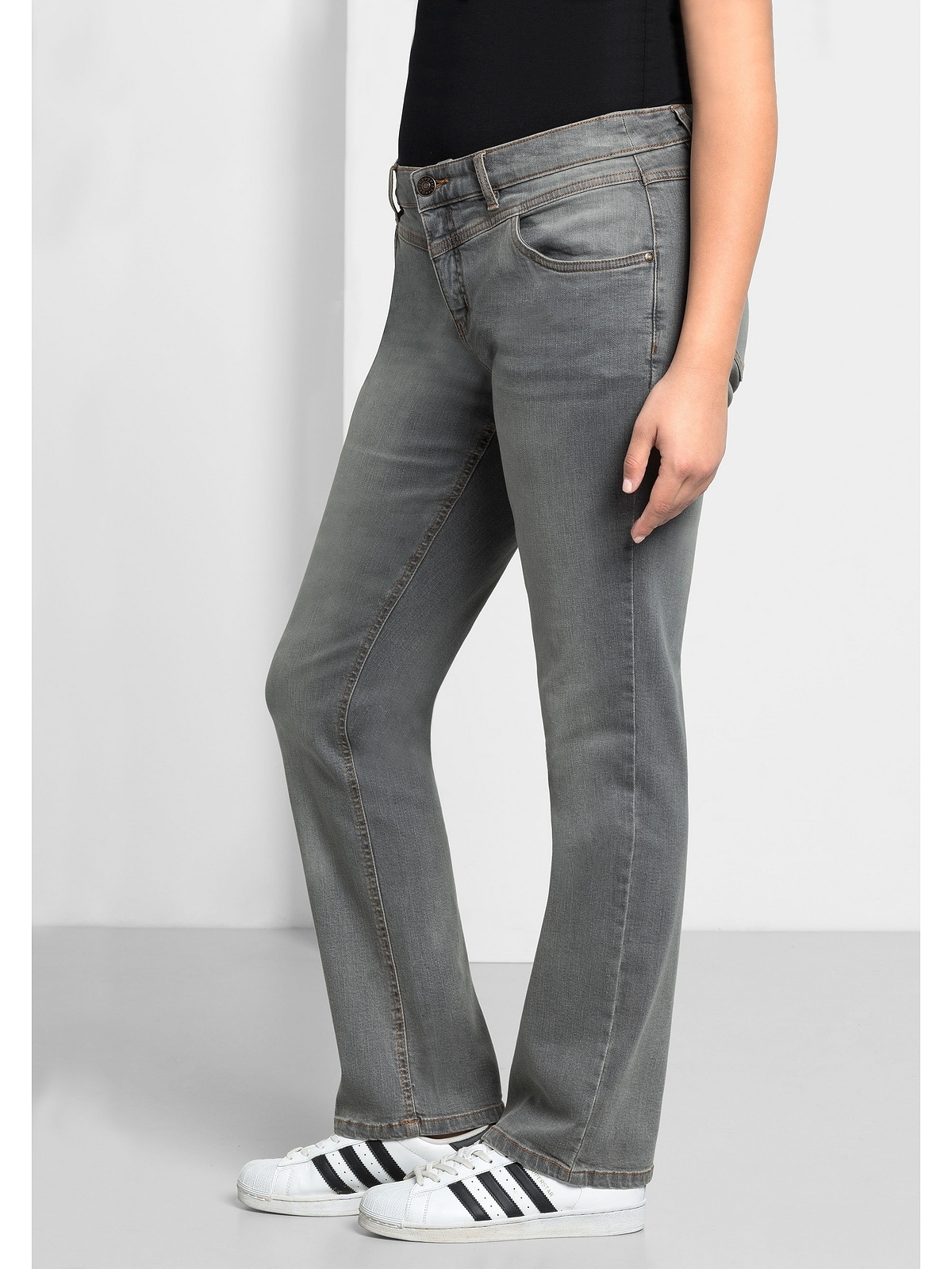 Sheego Stretch-Jeans »Große Größen«, »Die Gerade« mit Used-Effekten kaufen  | I\'m walking | Capri Jeans