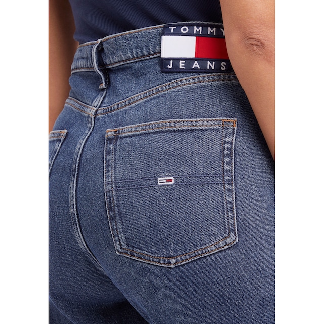 Tommy Jeans Straight-Jeans »Harper«, mit plakativem Tommy Jeans  Branding-Badge shoppen