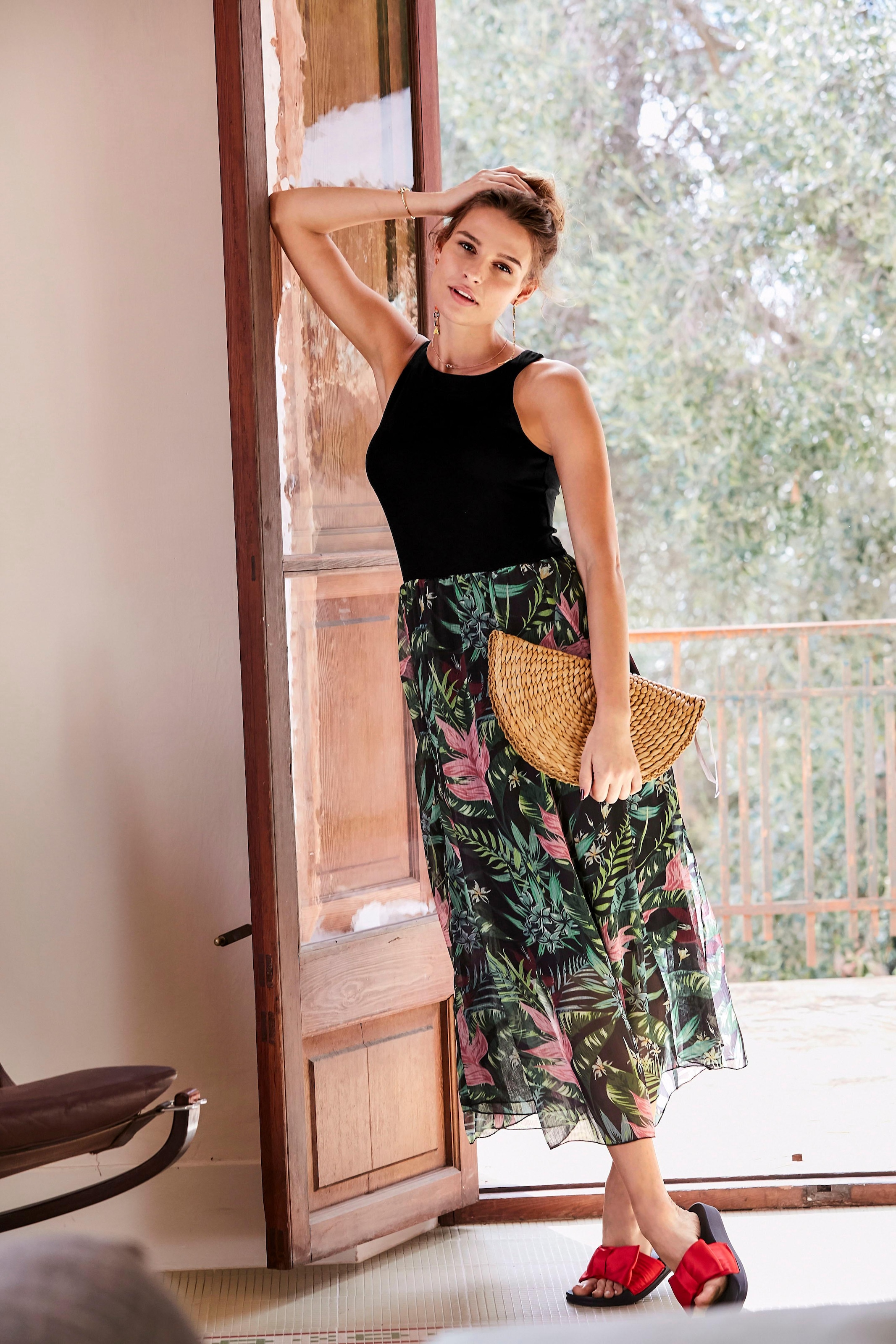 Aniston SELECTED Sommerkleid, mit buntem Rockteil shoppen | I'm walking