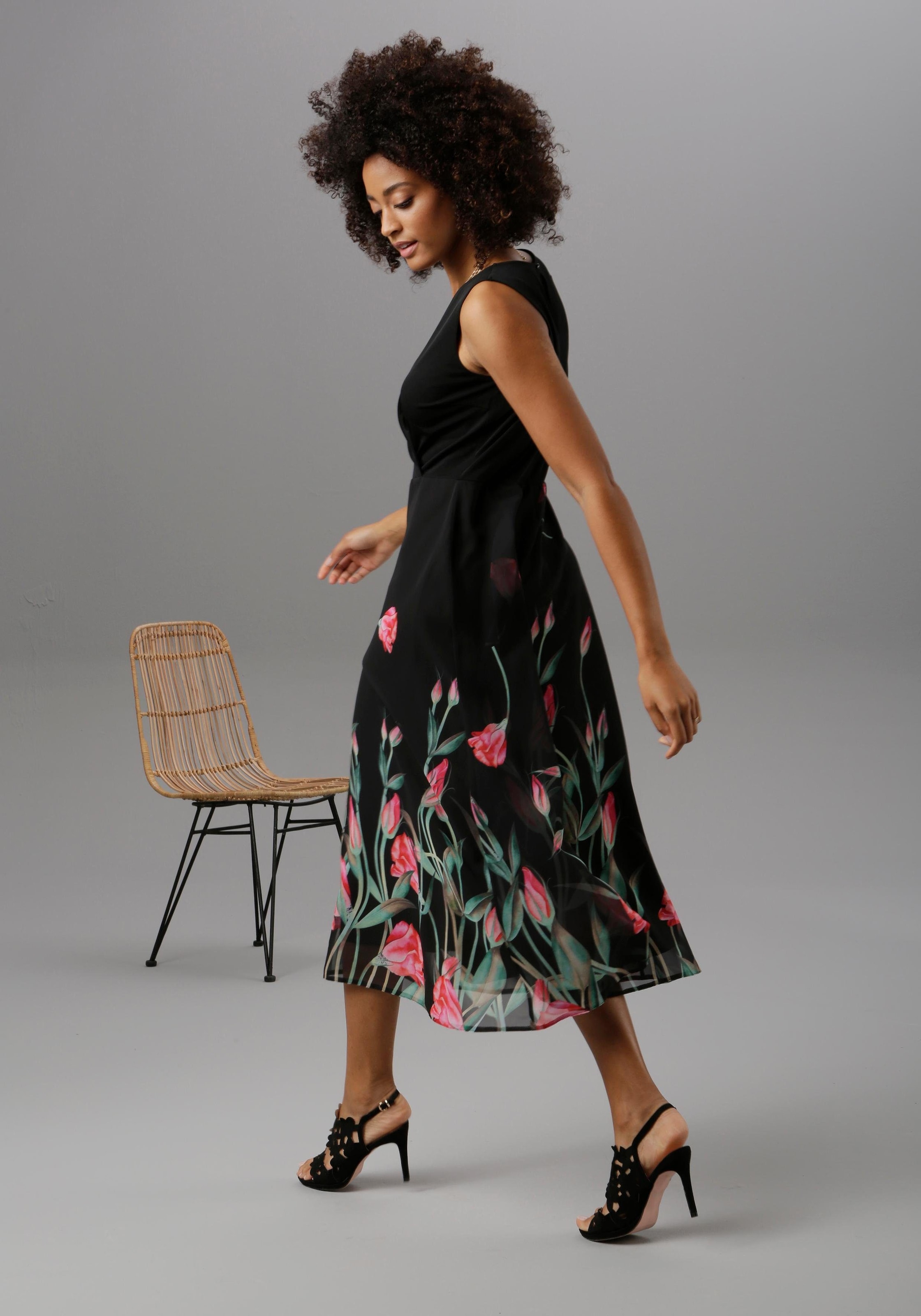Aniston SELECTED Sommerkleid, mit floralem Druck shoppen | I'm walking