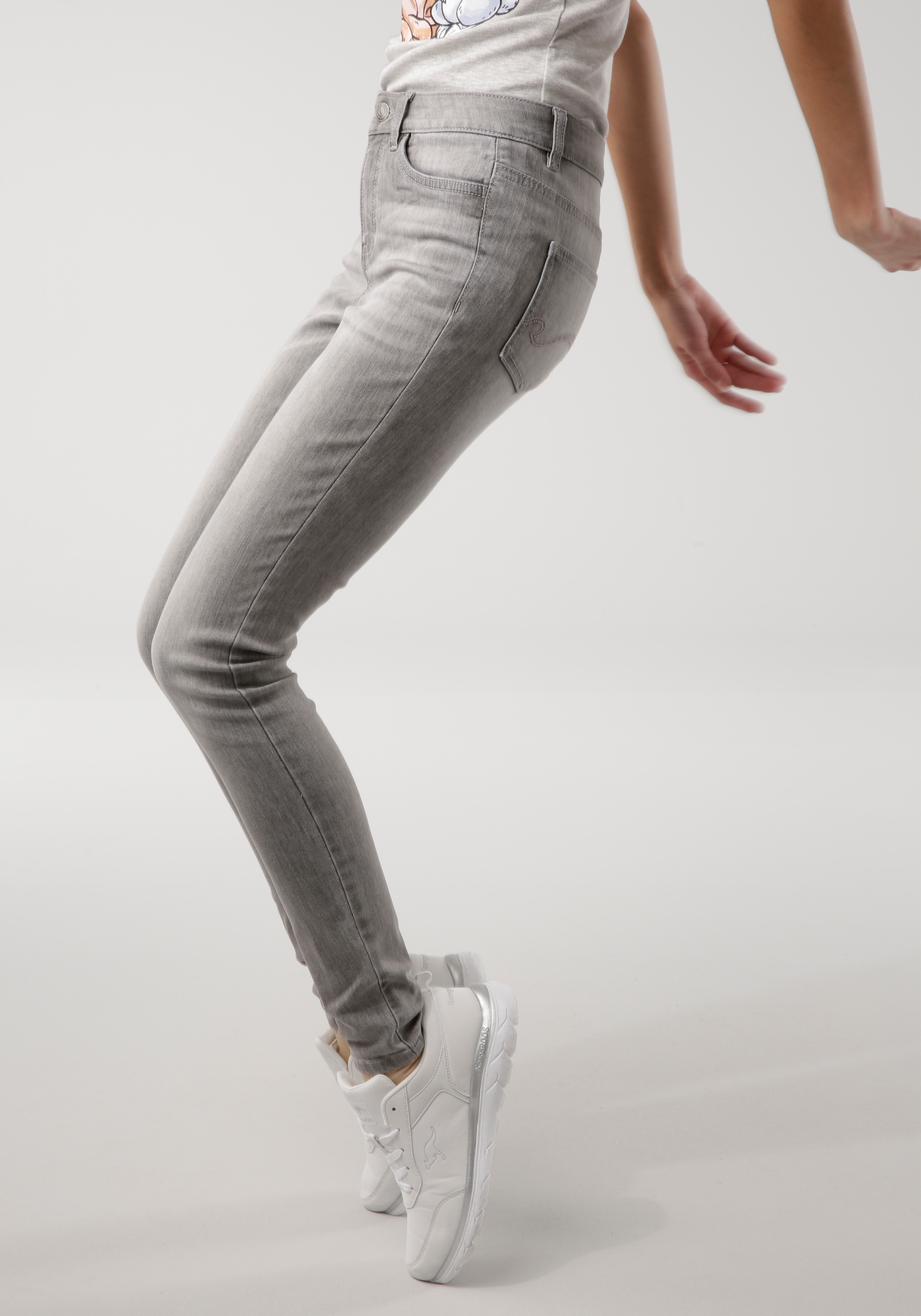 KangaROOS 5-Pocket-Jeans »SUPER SKINNY walking HIGH I\'m RISE«, used-Effekt mit | online