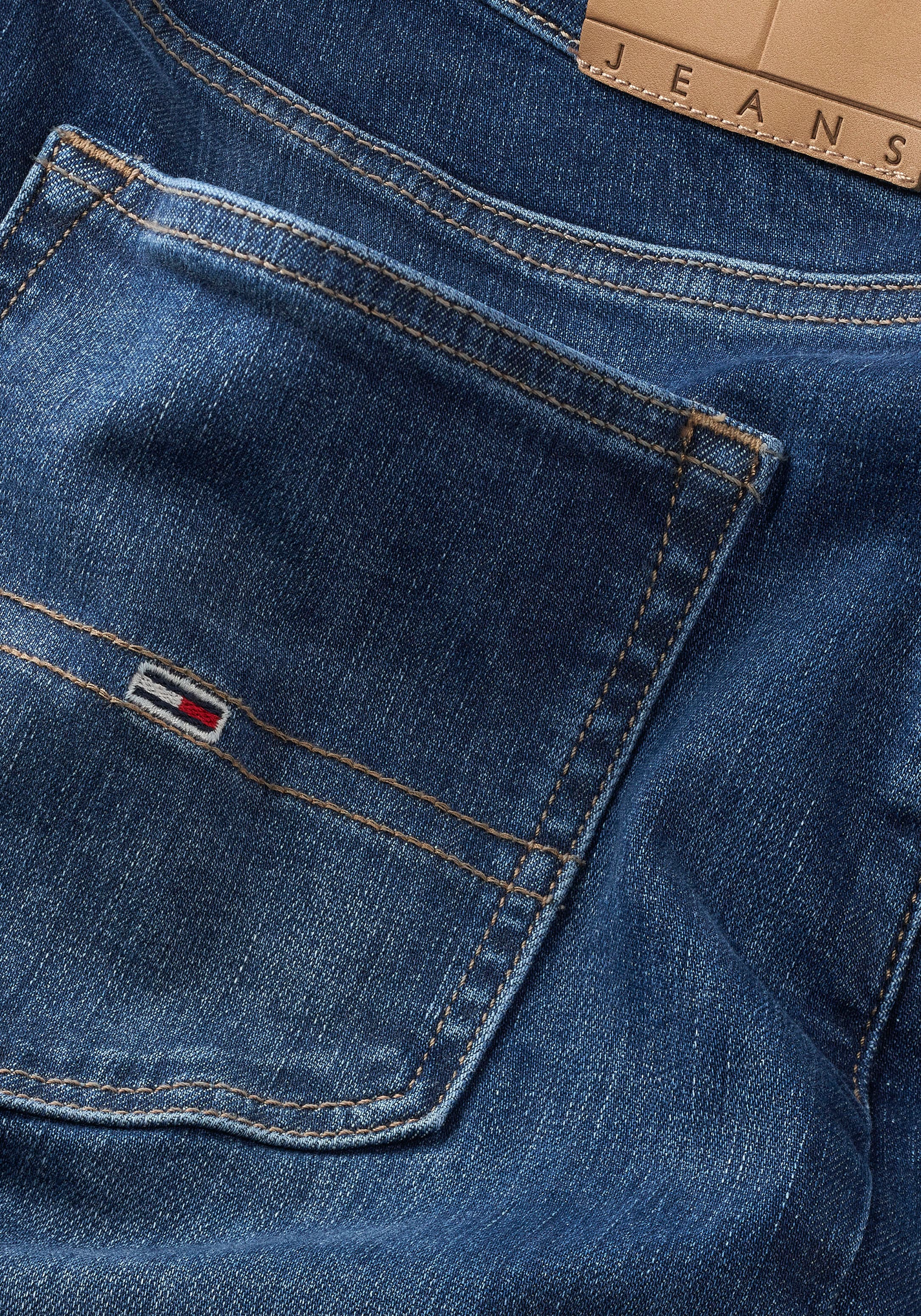 Tommy Jeans Bequeme Jeans »Sylvia«, mit Markenlabel online kaufen | I\'m  walking