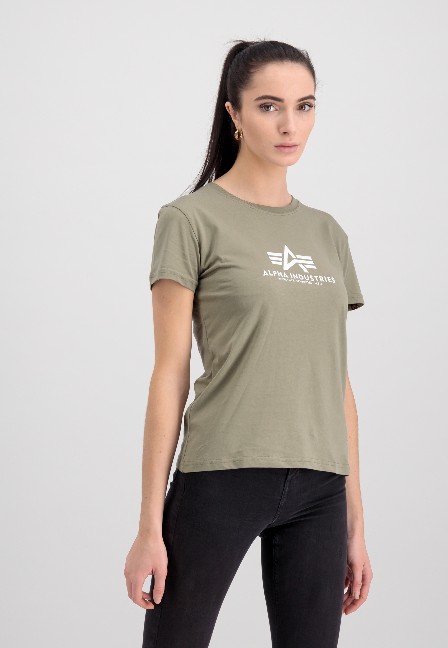 »Alpha Industries I\'m Wmn« Industries - T-Shirt T-Shirts Women walking Alpha Basic New T shoppen |