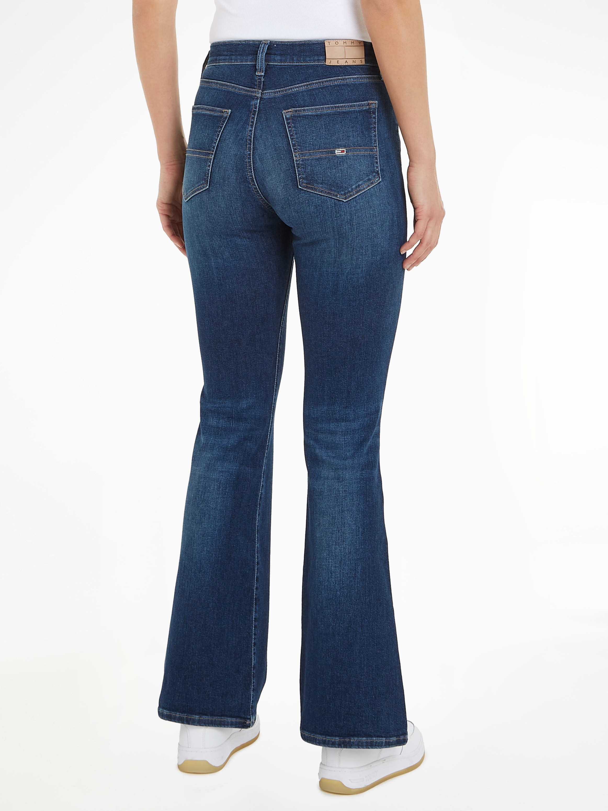 I\'m | Jeans Bequeme »Sylvia«, Markenlabel mit walking Tommy Jeans