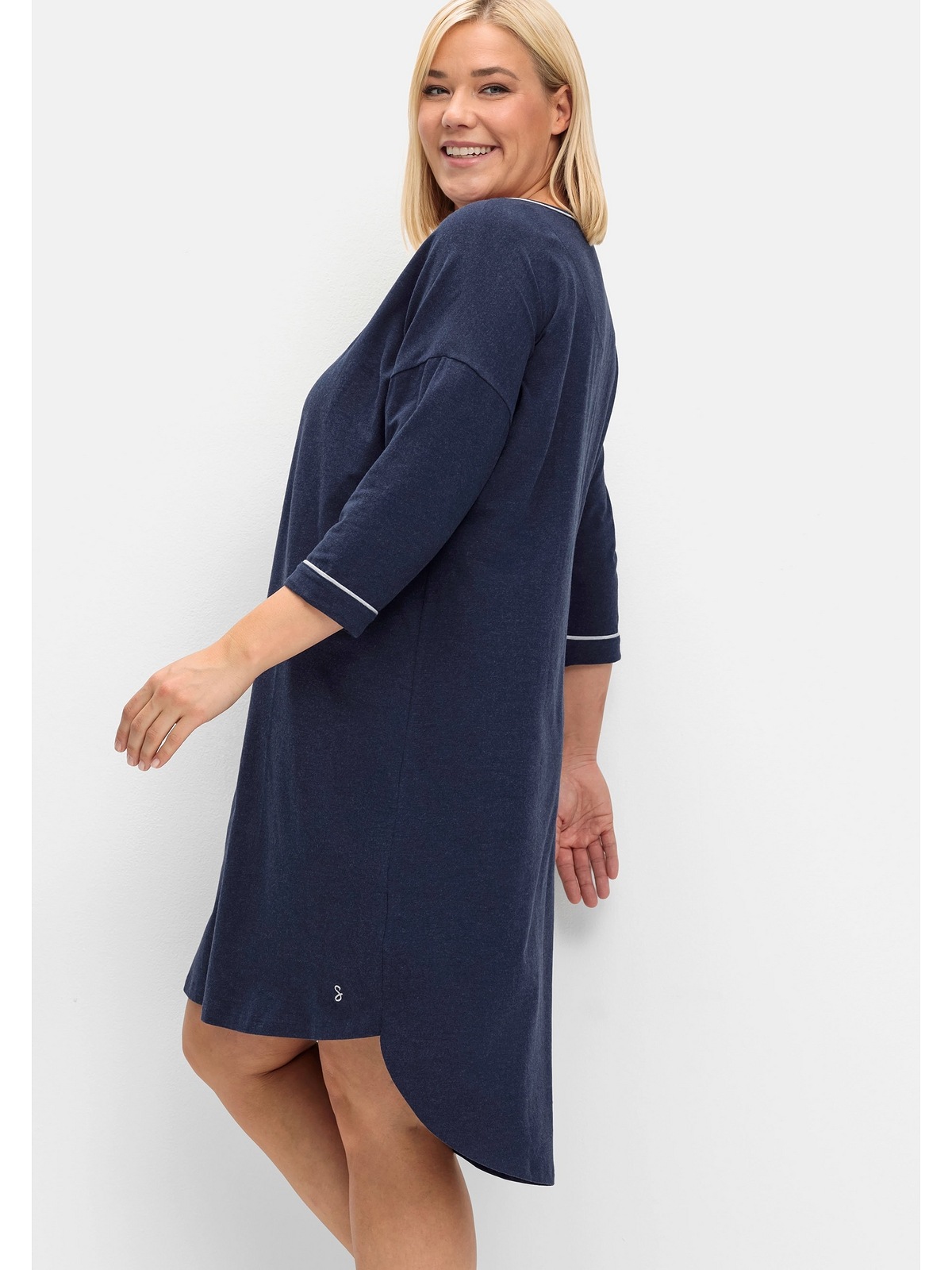 Sheego Nachthemd »Große Größen«, mit Frontdruck, walking in I\'m | online kaufen Oversize-Form