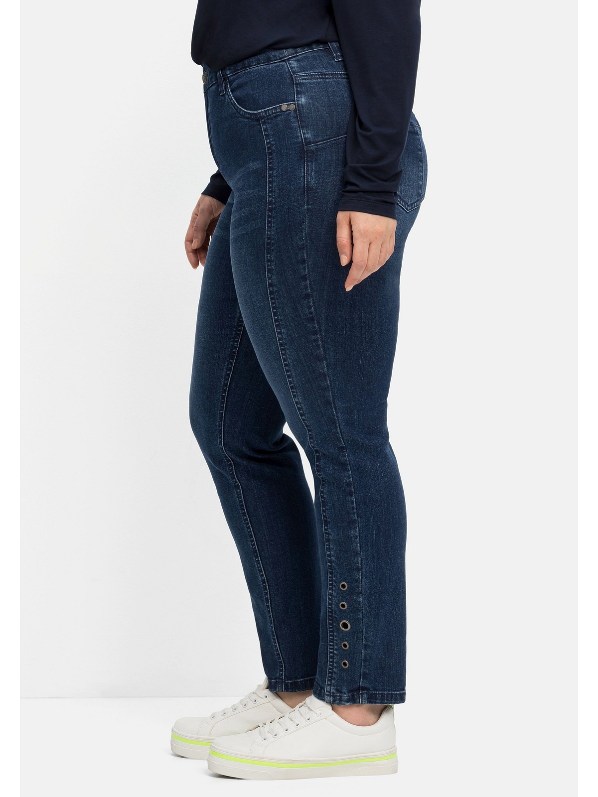 Sheego Stretch-Jeans »Große Größen«, mit Zierösen, in Five-Pocket-Form  bestellen | I\'m walking