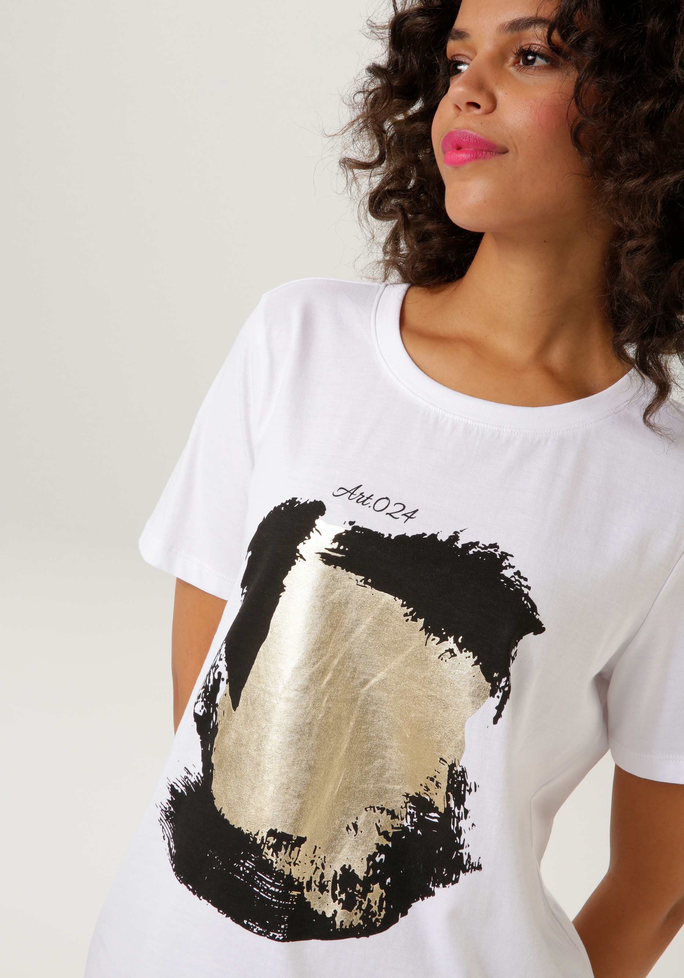 Aniston CASUAL T-Shirt, mit goldfarbenem I\'m | verzierter kaufen Frontprint Foliendruck KOLLEKTION walking NEUE - online