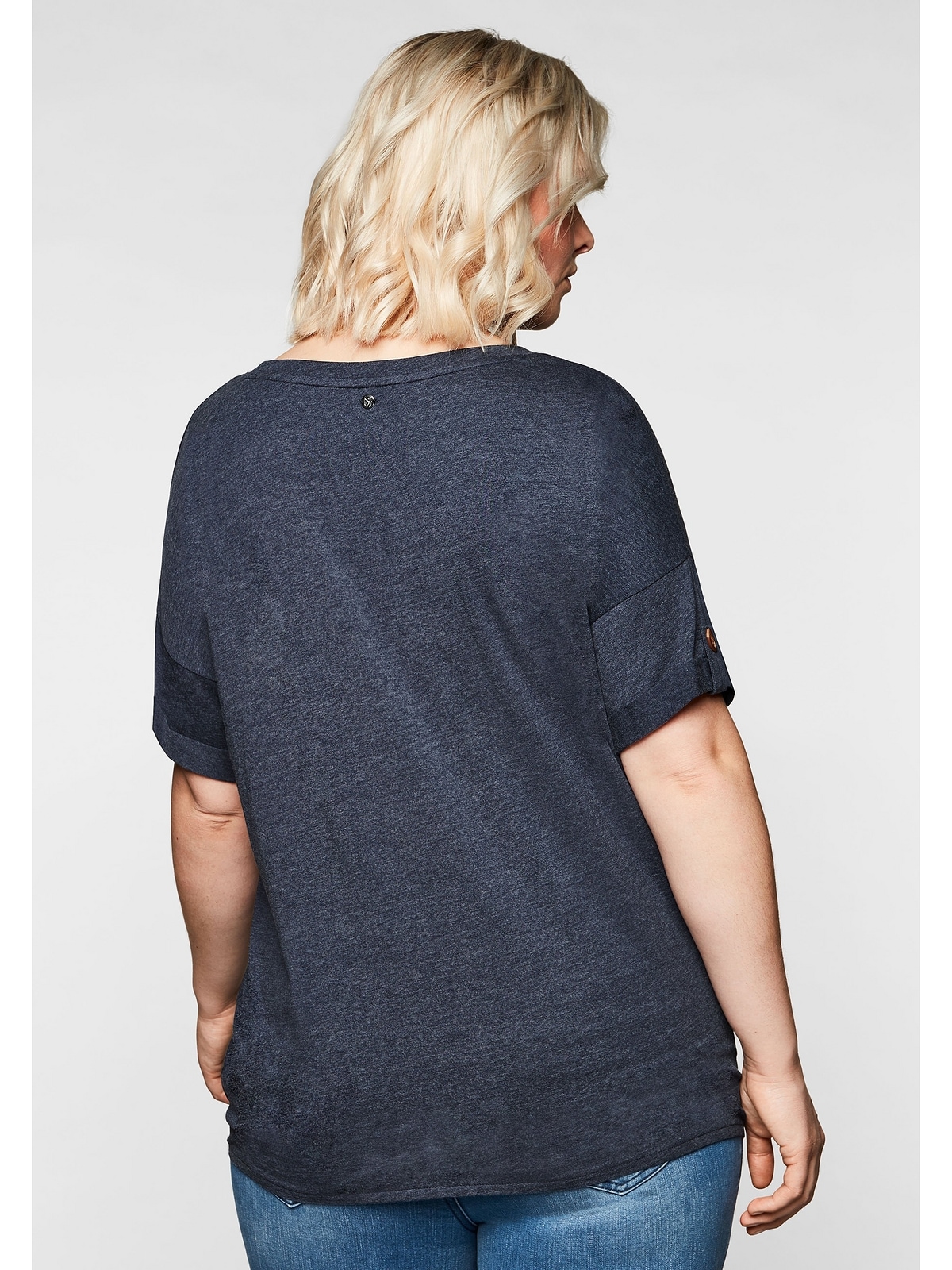 Sheego T-Shirt bestellen am Saum Größen«, und »Große Ziernaht Knotendetail mit