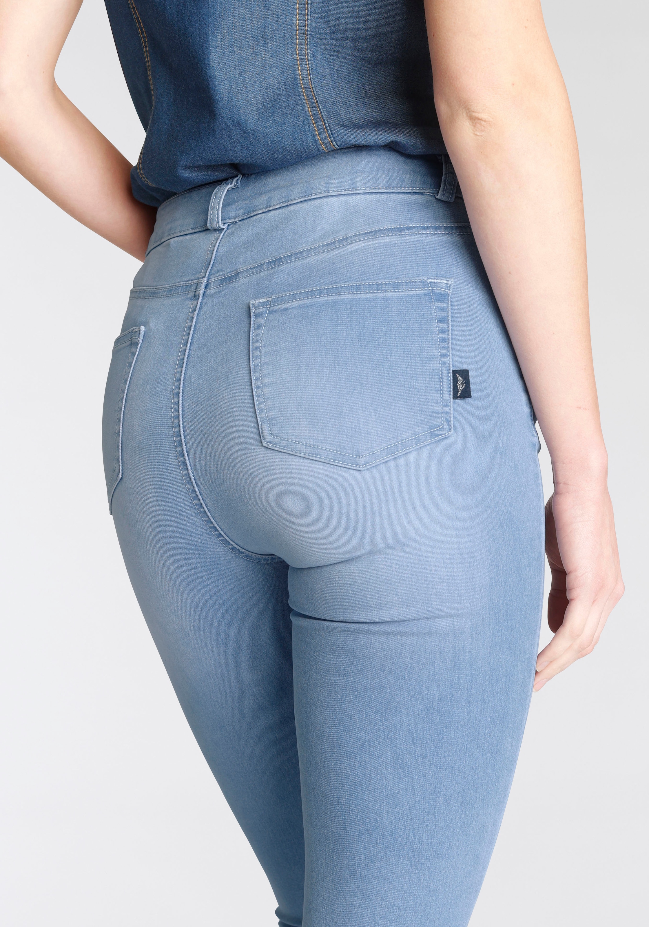 durchgehender Arizona Skinny-fit-Jeans Knopfleiste mit kaufen Waist »Ultra High Stretch«,